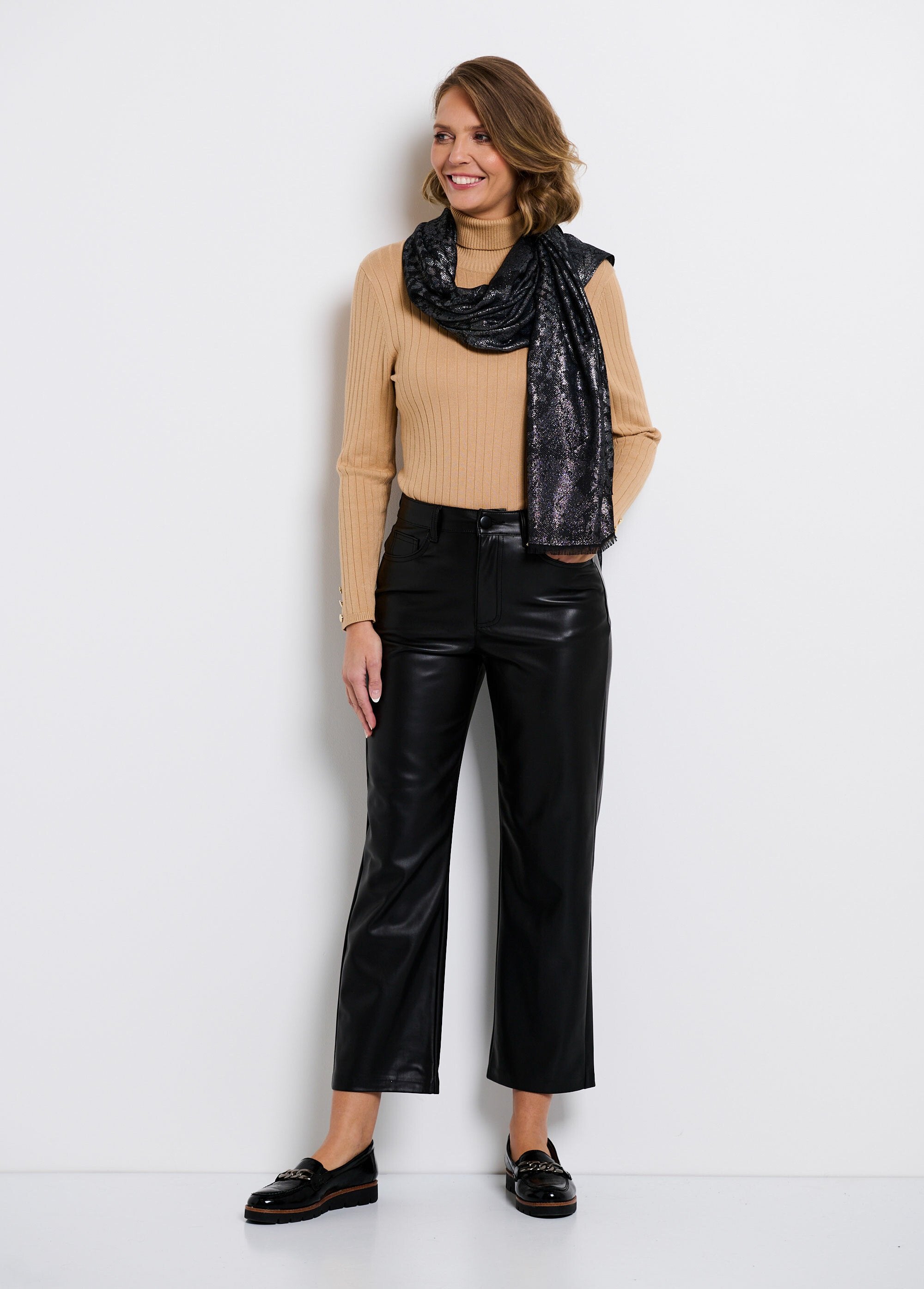 Pañuelo_fino_metalizado_animal_print_Negro_SF1_slim