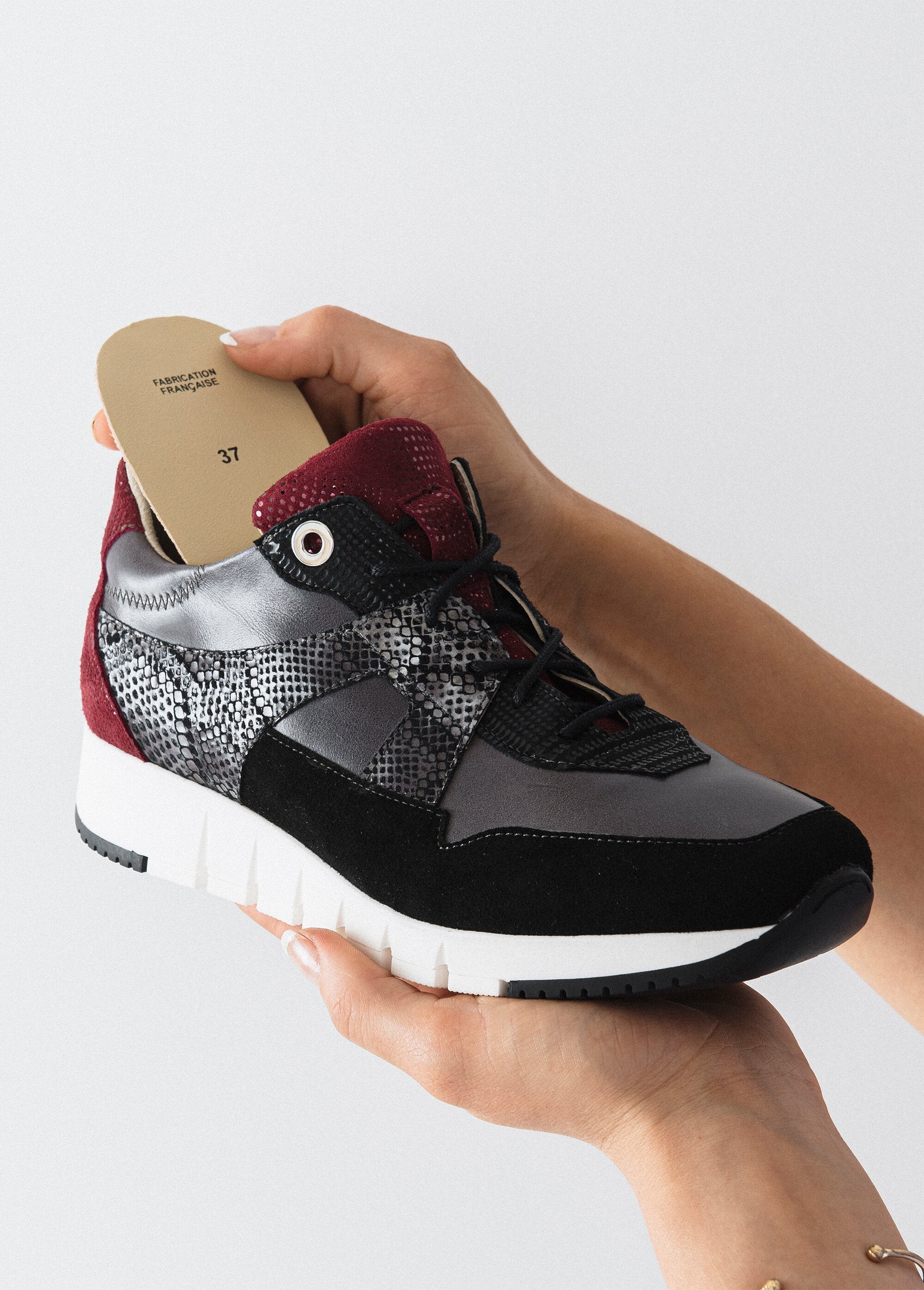 Zapatillas_con_cordones_de_piel_multimateria_Negro_DE1_slim