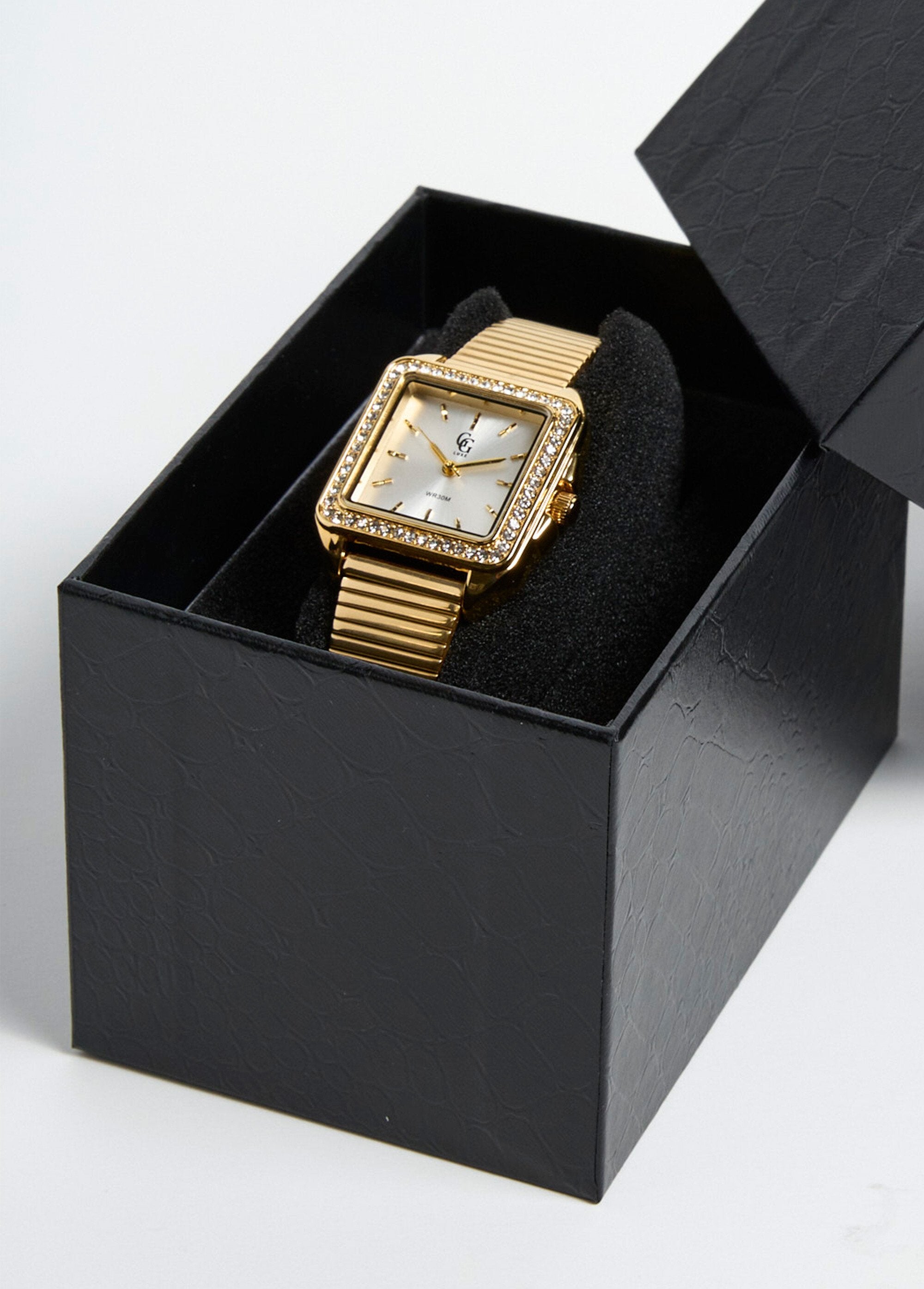 Reloj_cuadrado_de_acero_inoxidable_con_pedrería._Dorado_FA1_slim