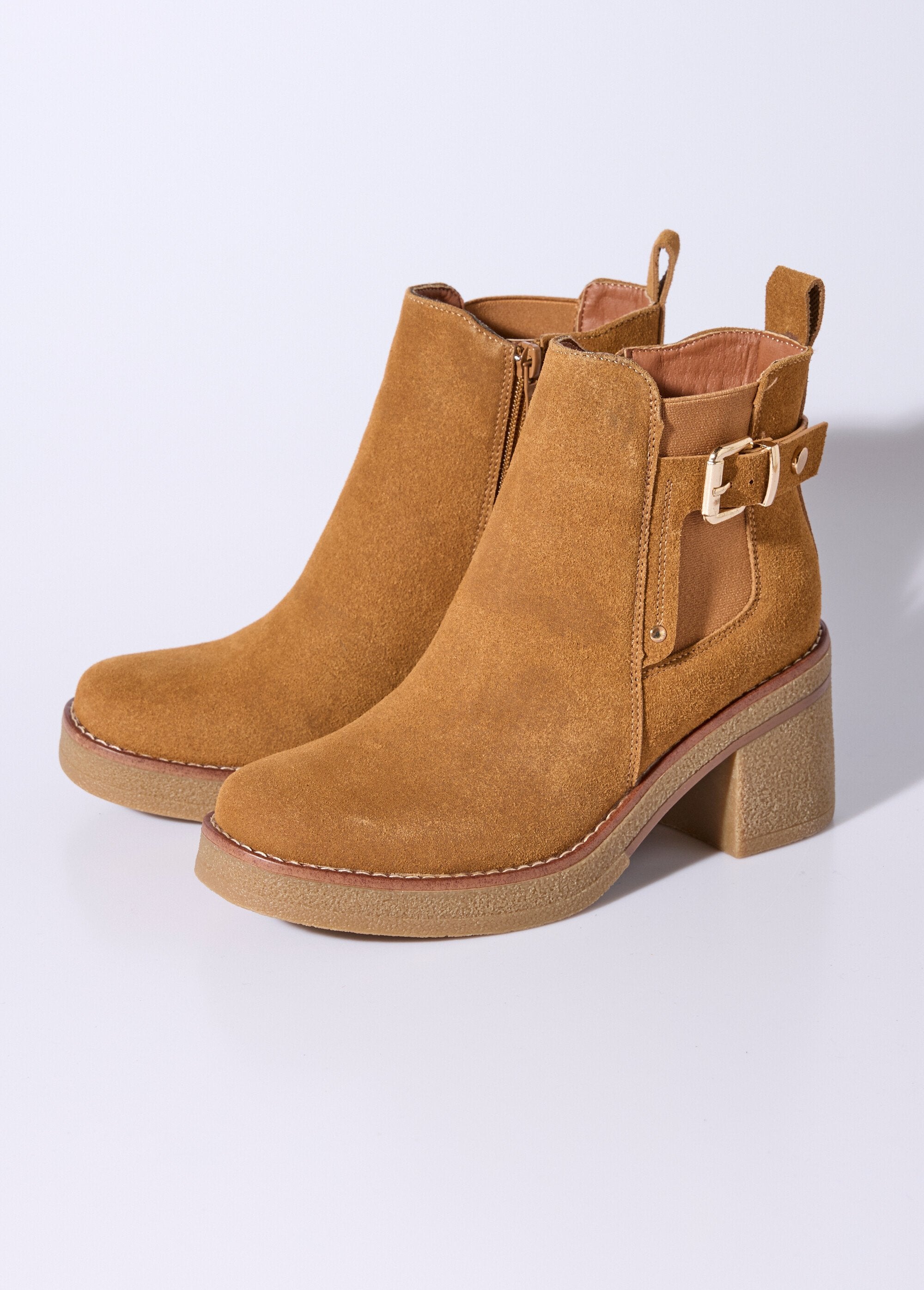 Botas_de_tacón_alto_con_suela_de_crepé_camello_DE1_slim