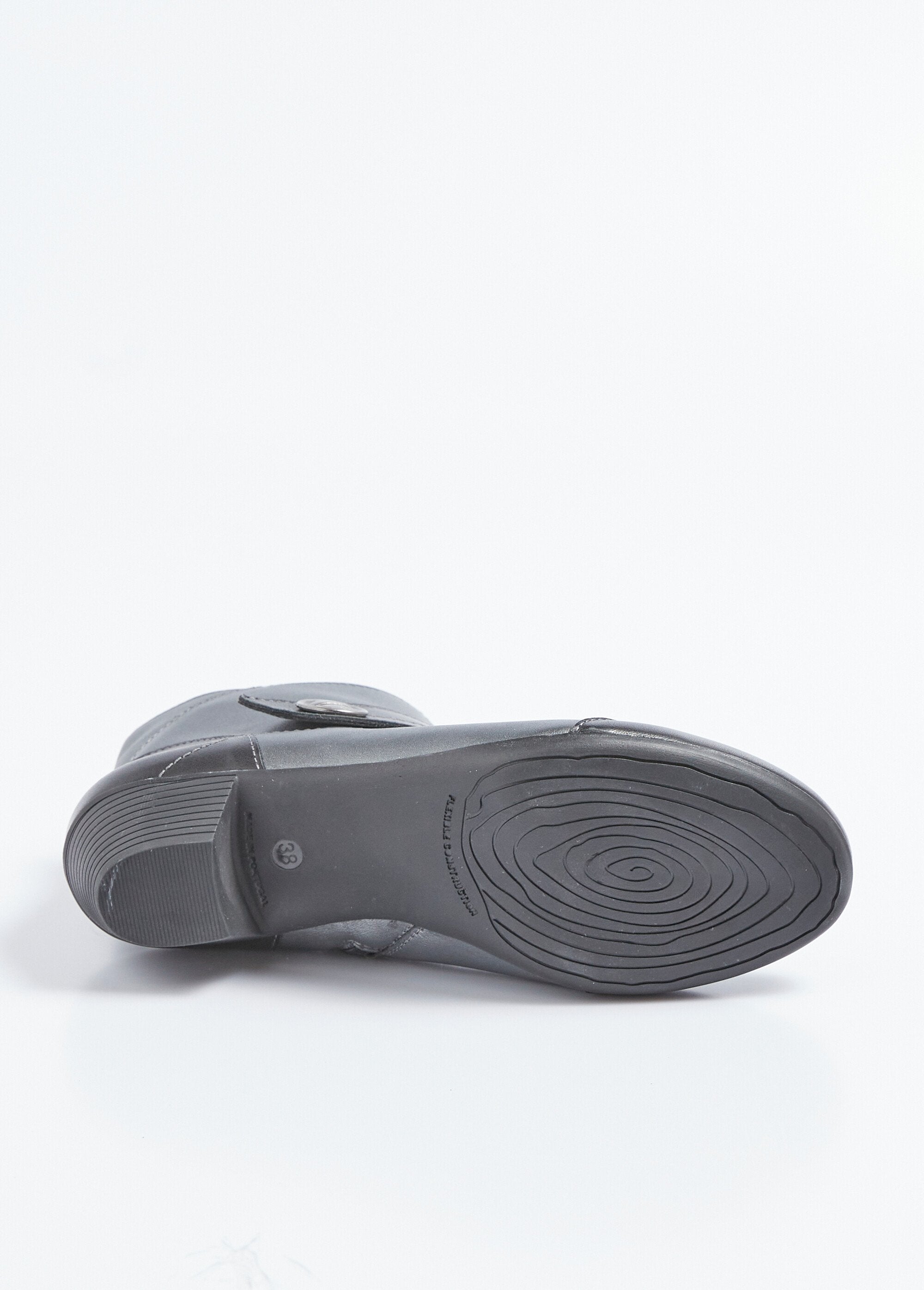 Botas_de_piel_con_cremallera_y_tacón_bajo_Gris_UN1_slim