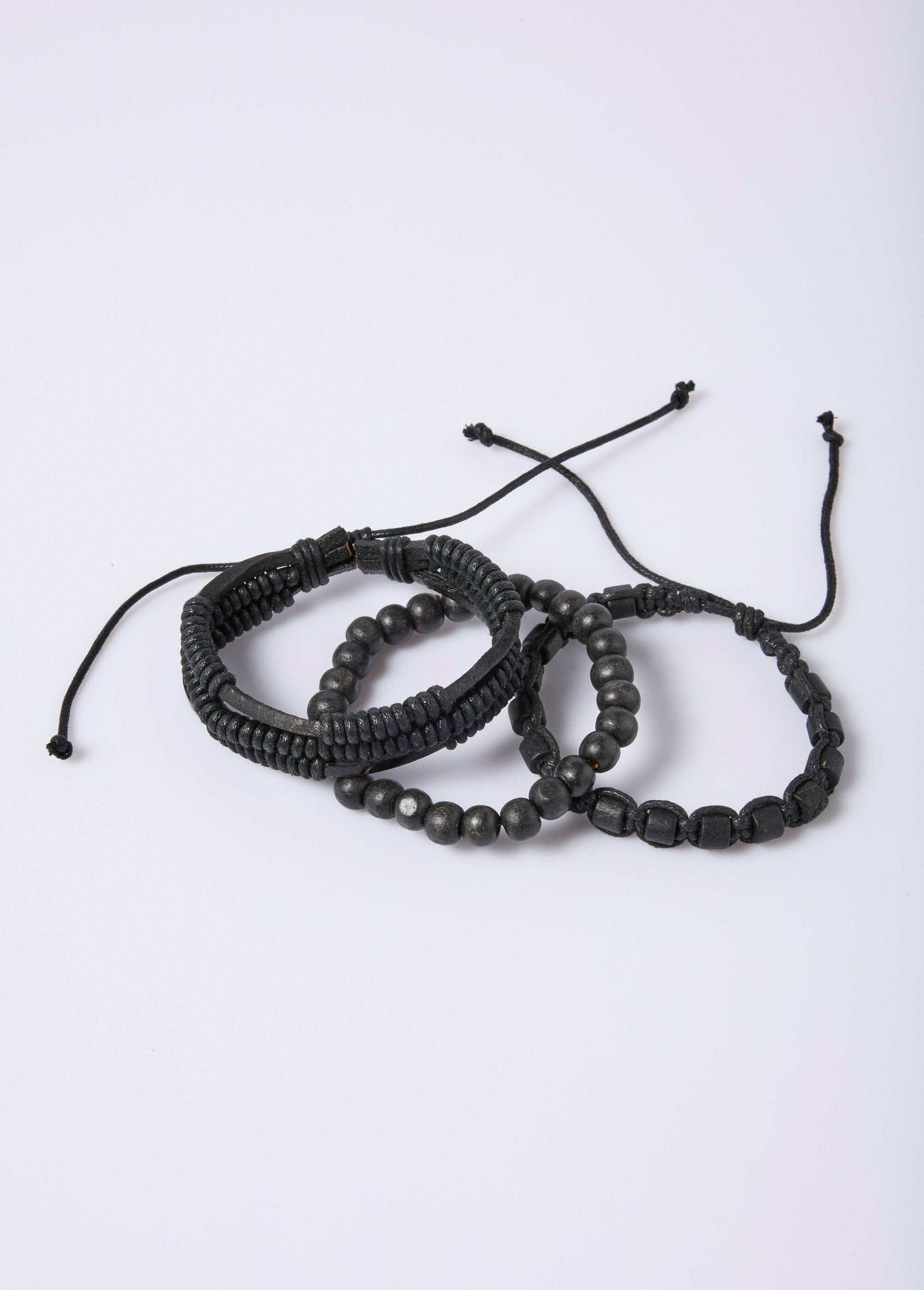 Pulseras_de_cuero,_cuerda_y_cuentas_de_madera_Negro_DE1_slim
