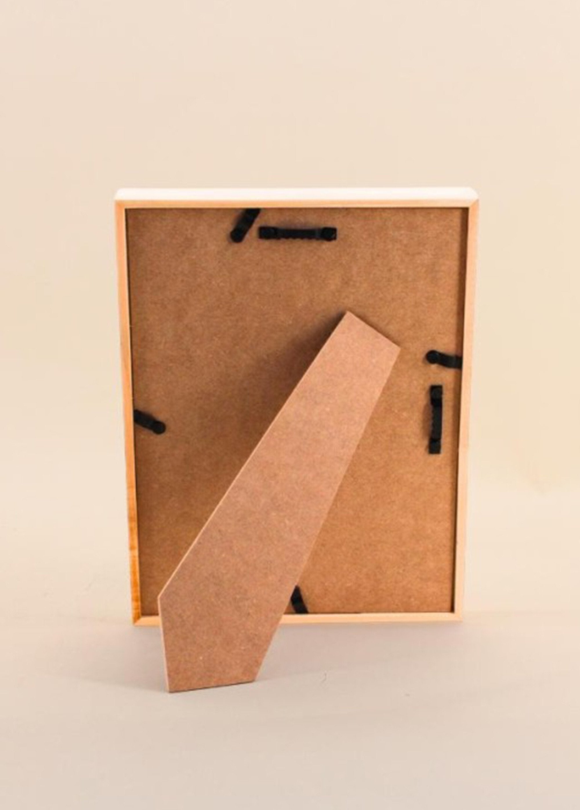 Marco_de_fotos_de_18x24cm_fabricado_en_madera_certificada_V2_Natural_DO1_slim