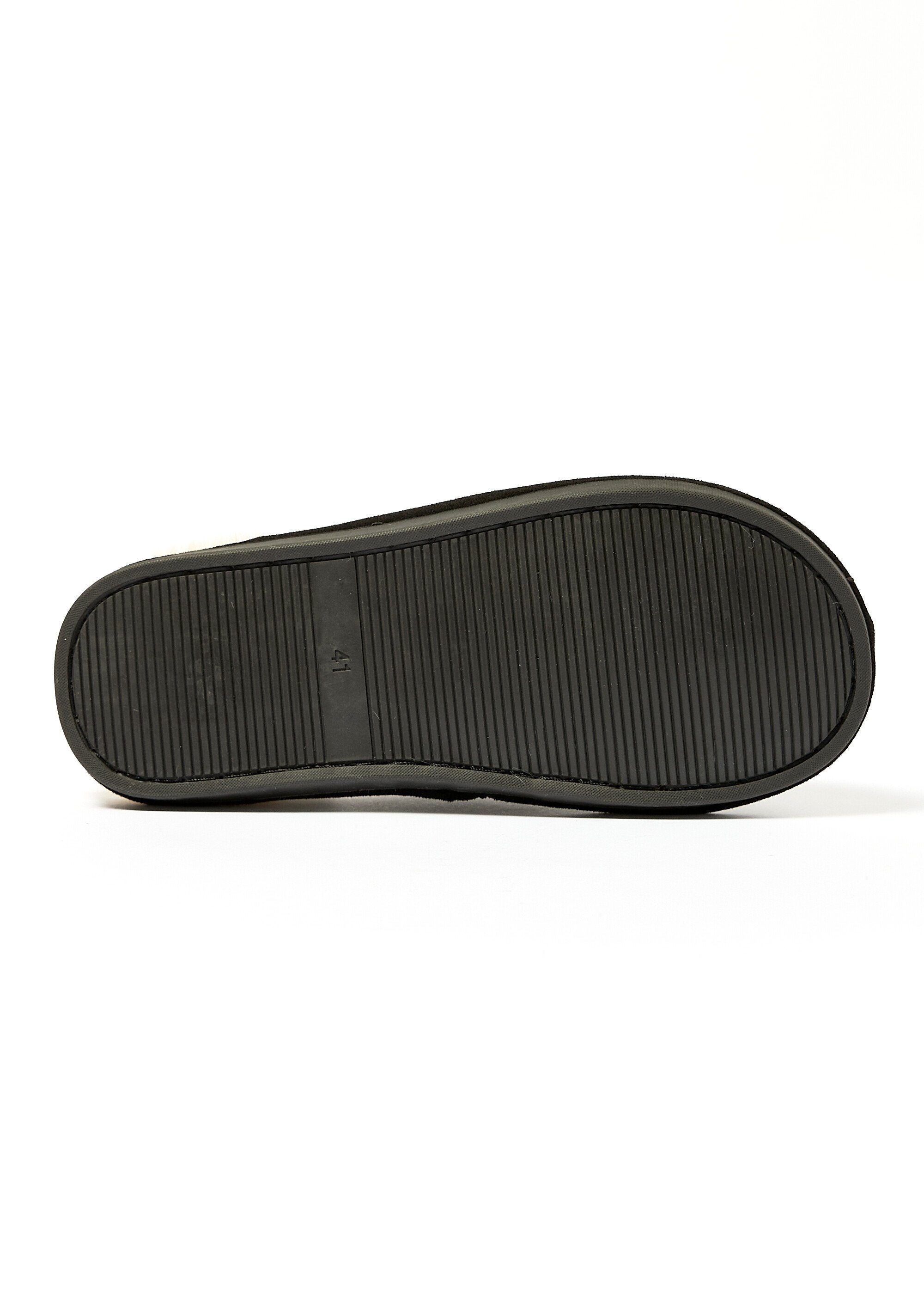 Pantuflas_cálidas_con_forro_de_piel_y_aspecto_de_cuero._Negro_UN1_slim