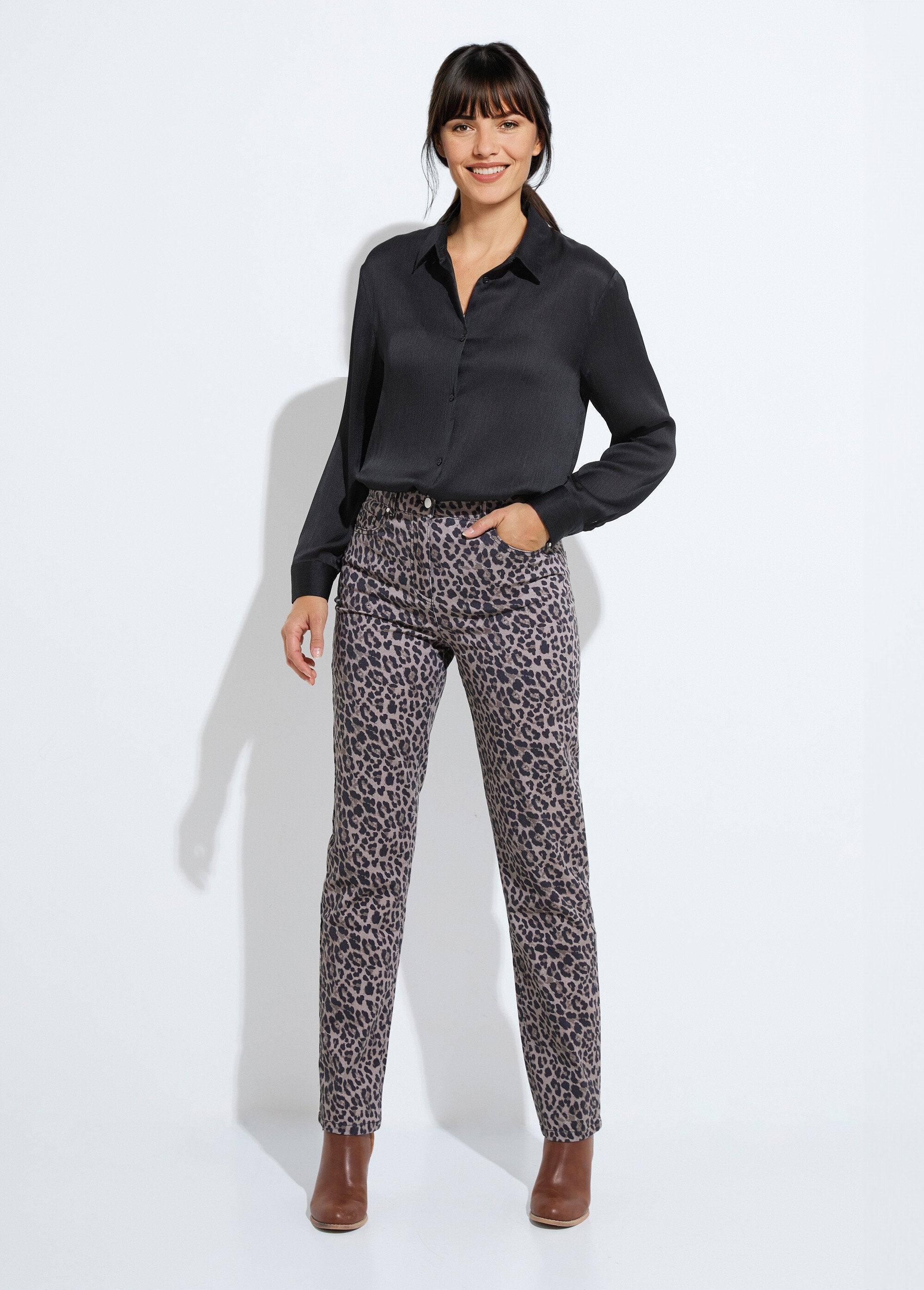 Blusa_de_satén_de_manga_larga_con_botones_Negro_SF1_slim