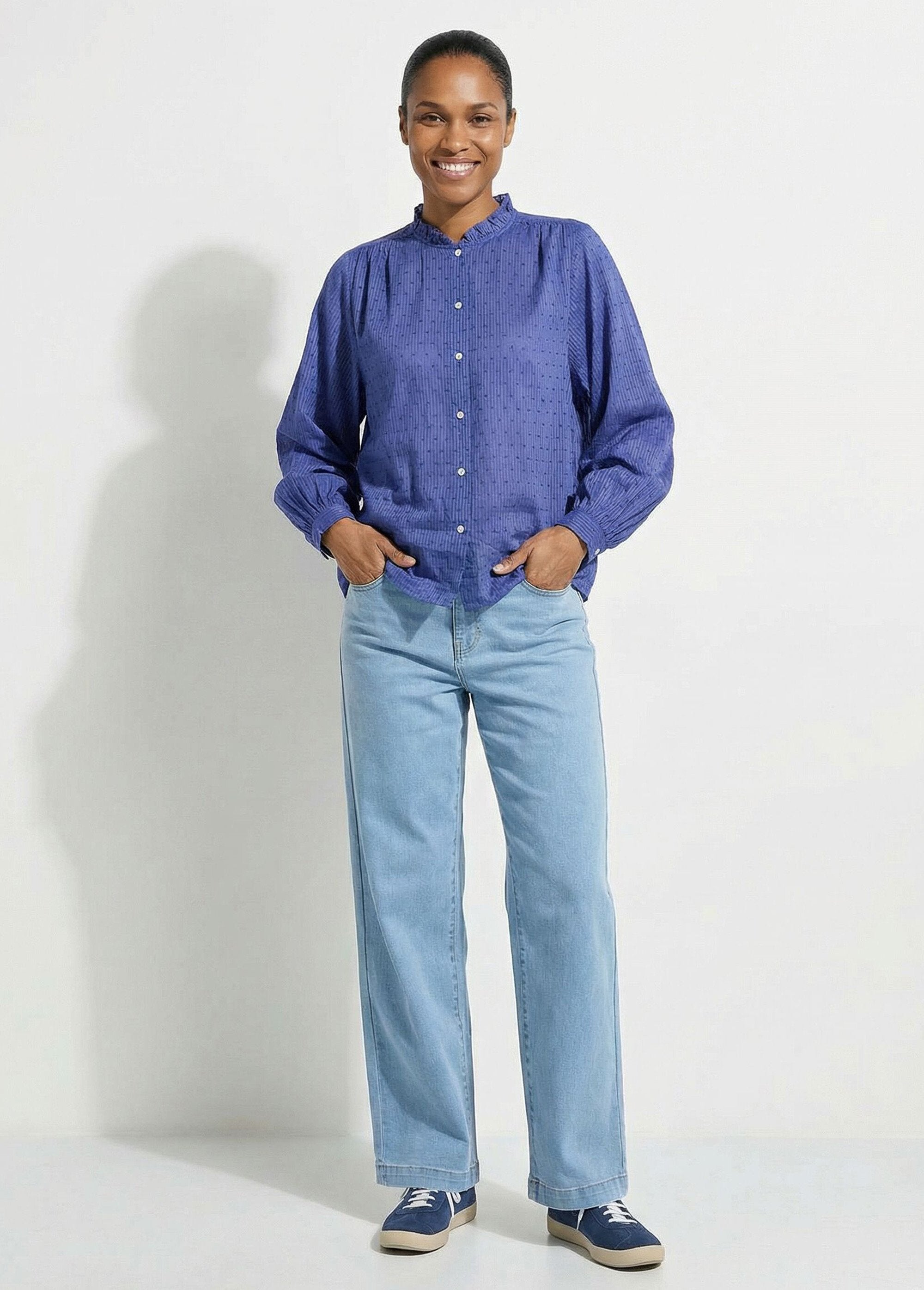 Blusa_cuello_volante_algodón_plumeti_a_rayas_Azul_SF1_slim