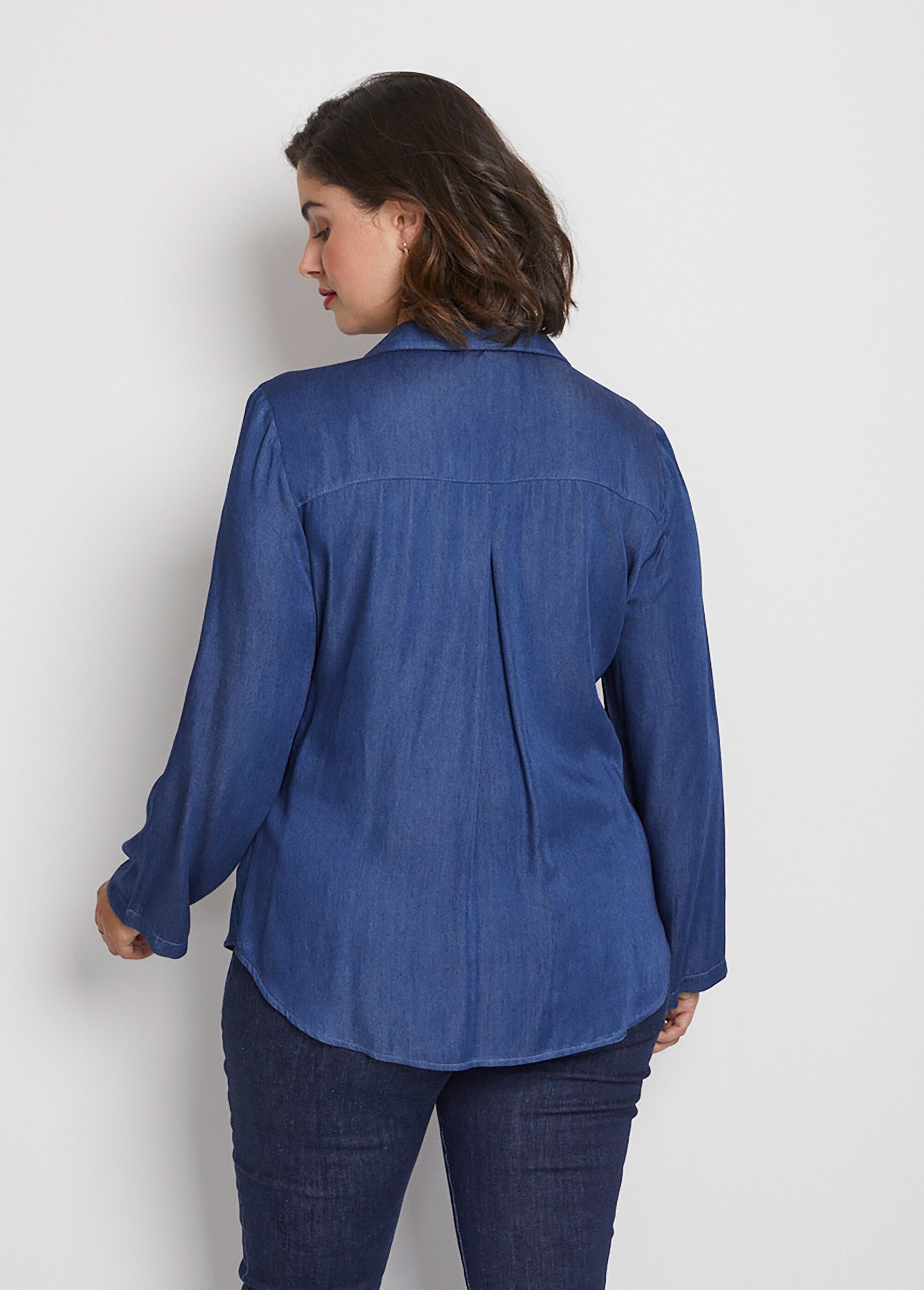 Blusa_de_tejido_vaporoso_con_cuello_joya_Azul_DO1_curvy