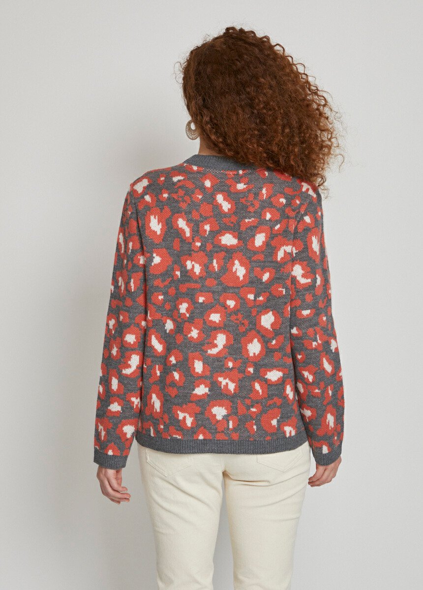 Cárdigan_corto_con_botones_en_jacquard_de_leopardo_Gris_y_terracota_DO1_slim