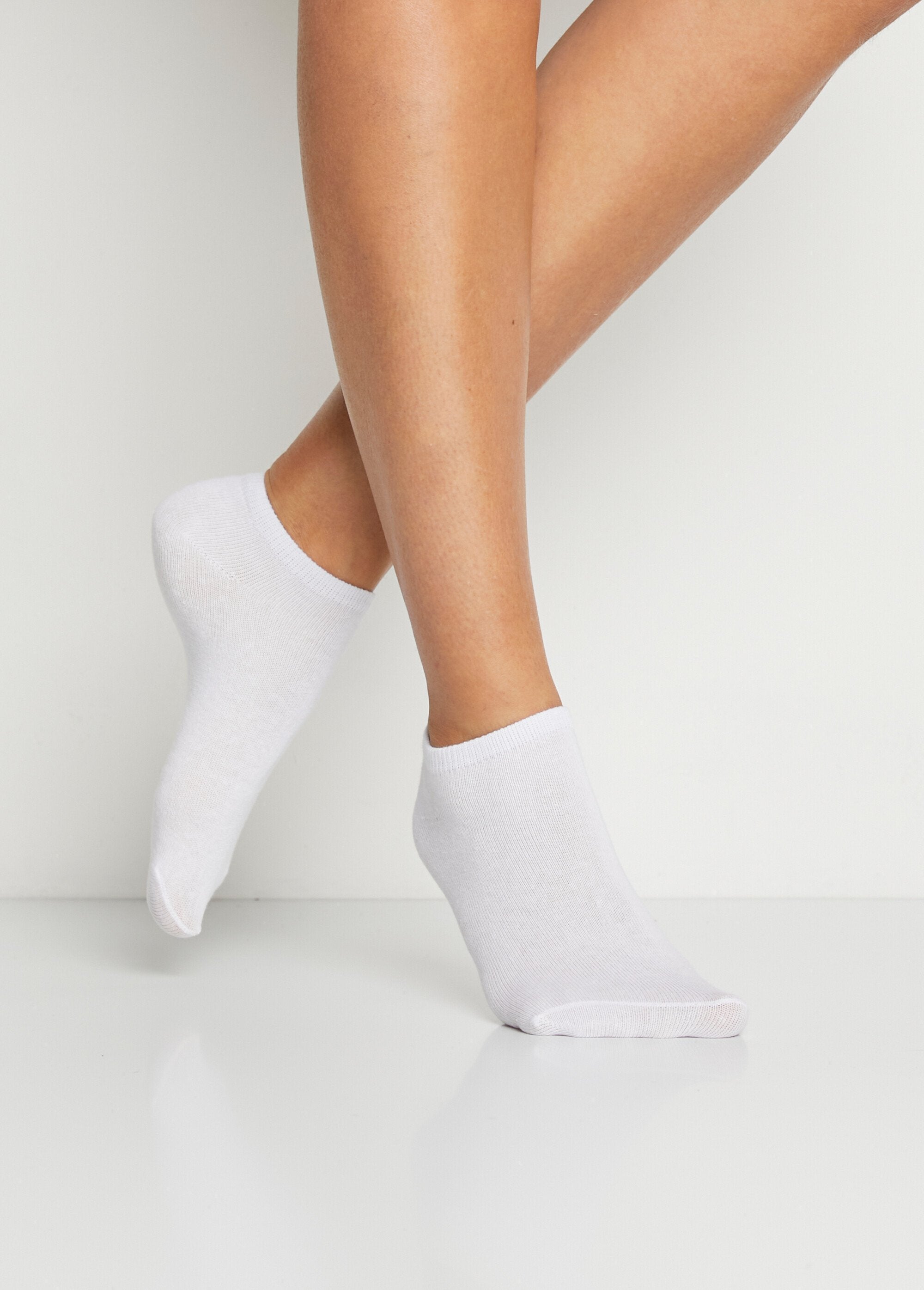 Calcetines_discretos_hasta_el_tobillo_Lote_blanco3_FA1_slim