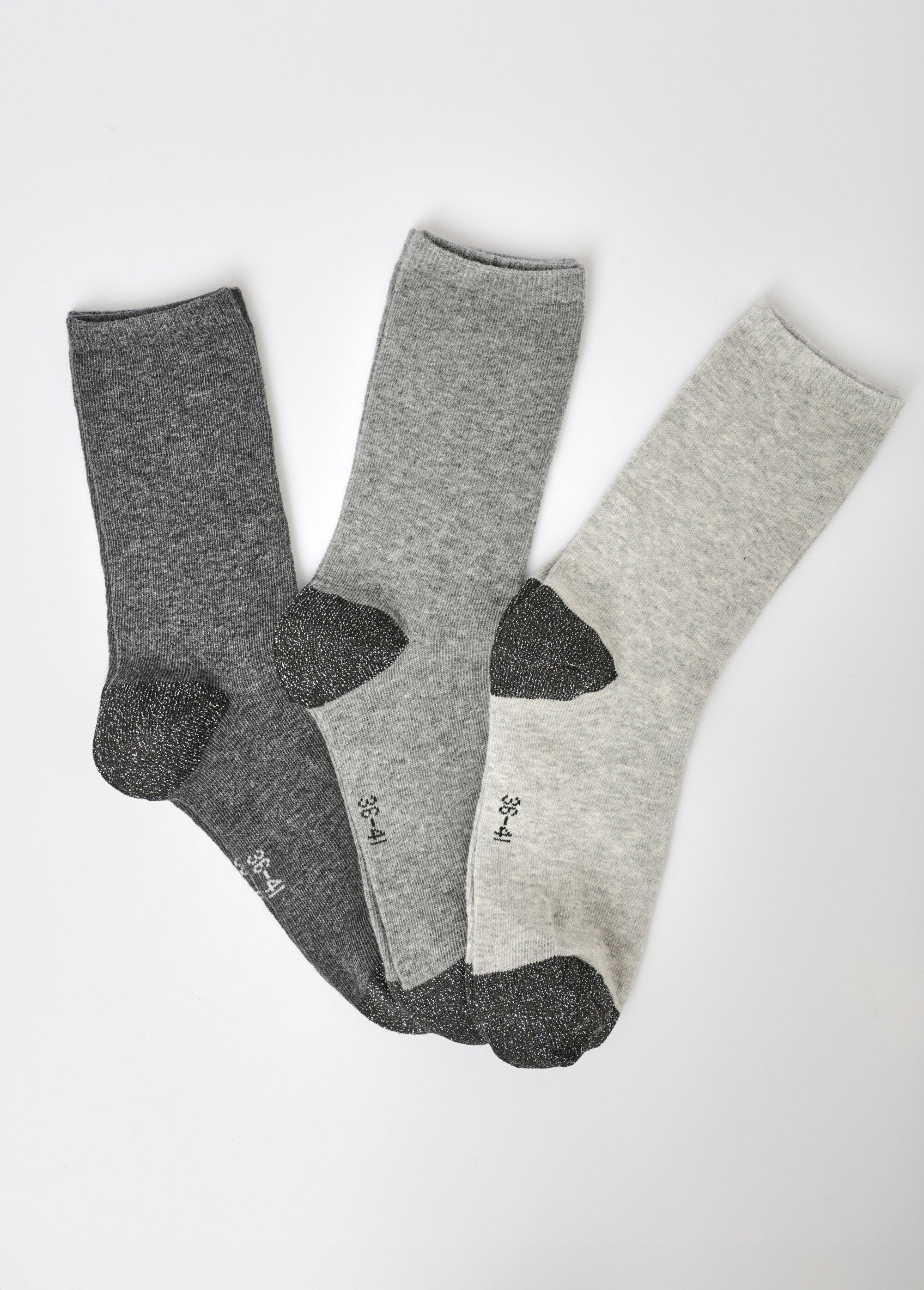 Paquete_de_3_calcetines_elegantes_para_la_puntera_y_el_talón._Gris_FA1_slim
