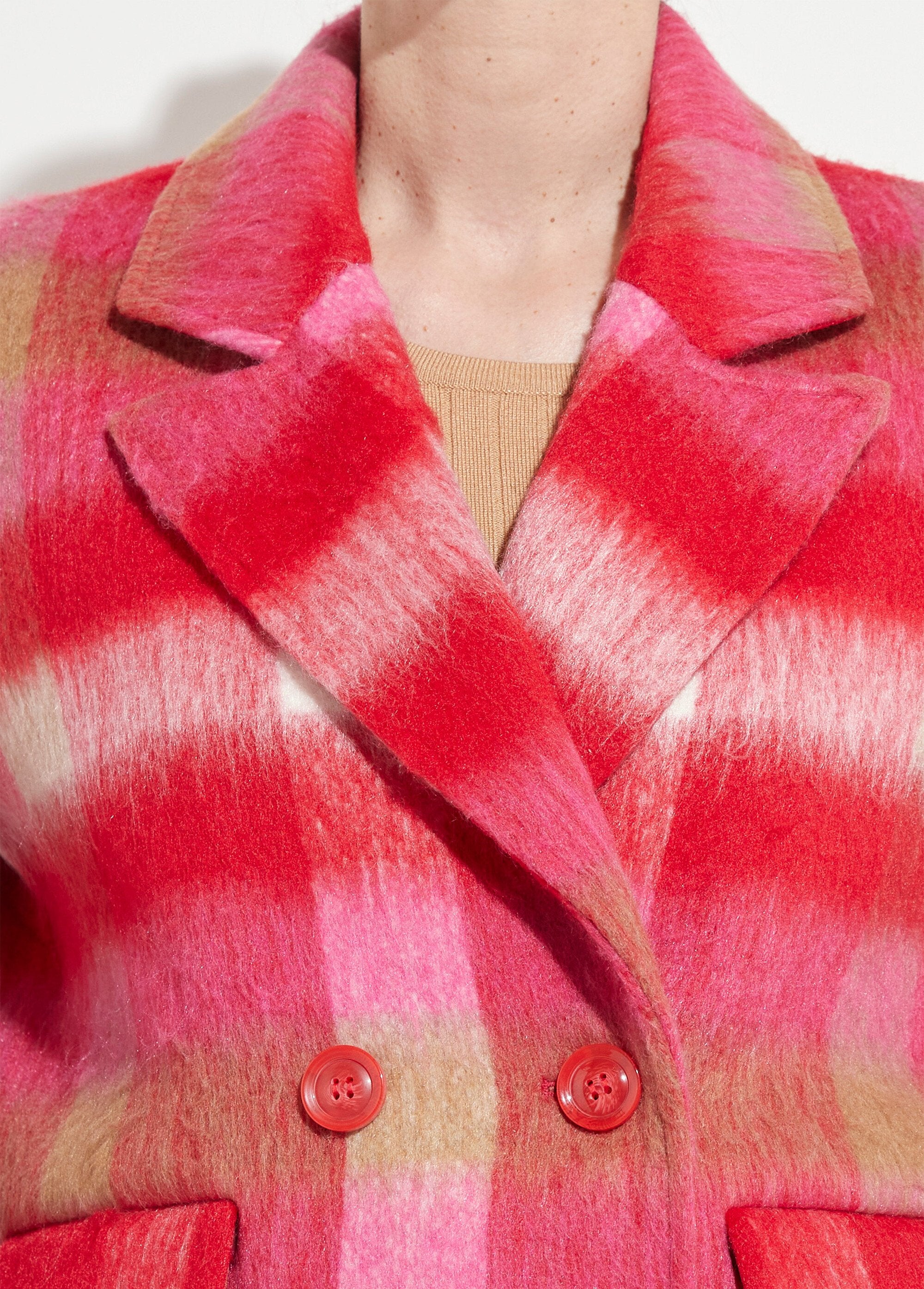 Abrigo_cálido_de_lana_a_cuadros_Azulejos_rosas_DE1_slim