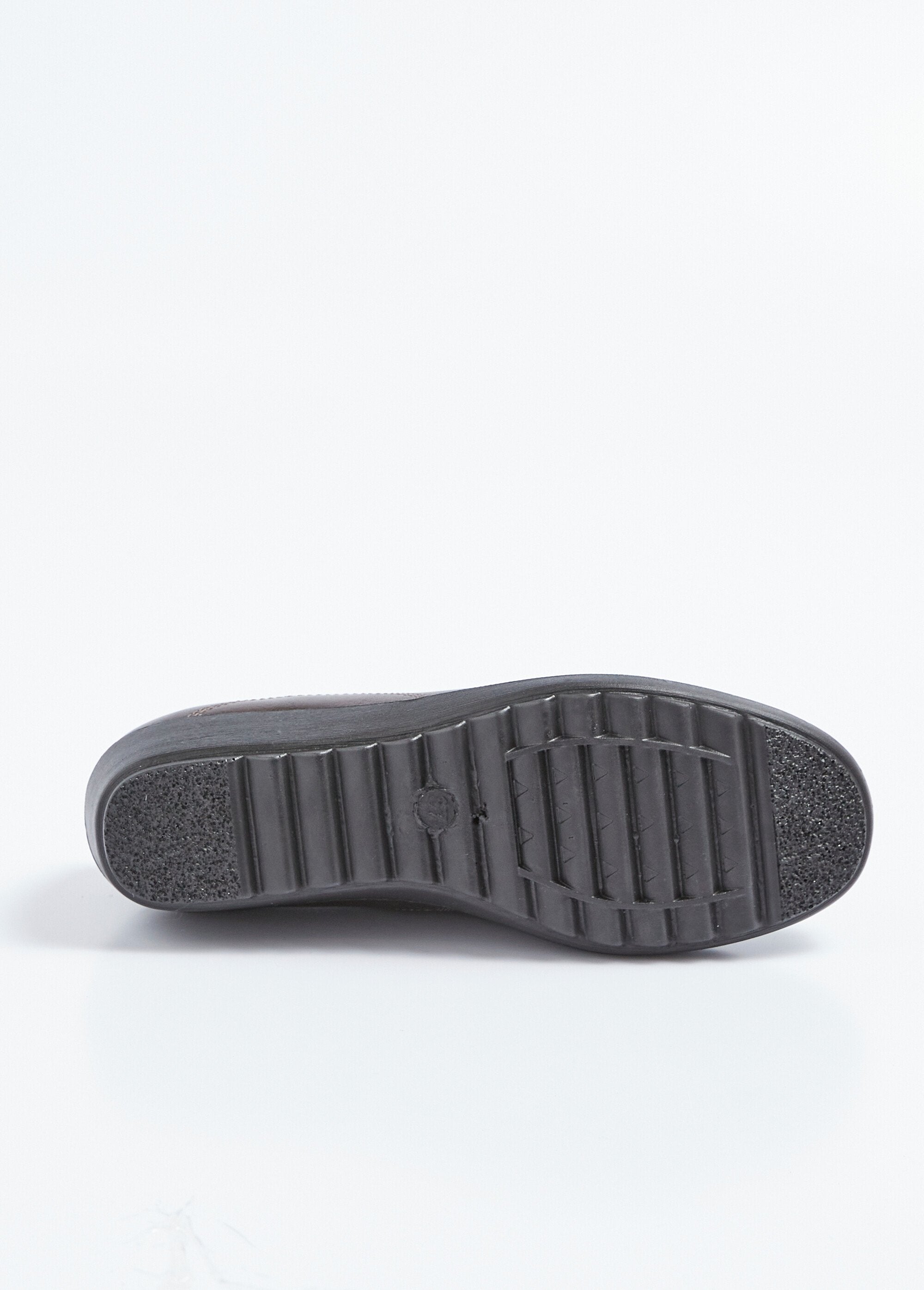 Mocasines_de_cuña_de_piel_con_elástico_de_ancho_amplio_Castaño_UN1_slim