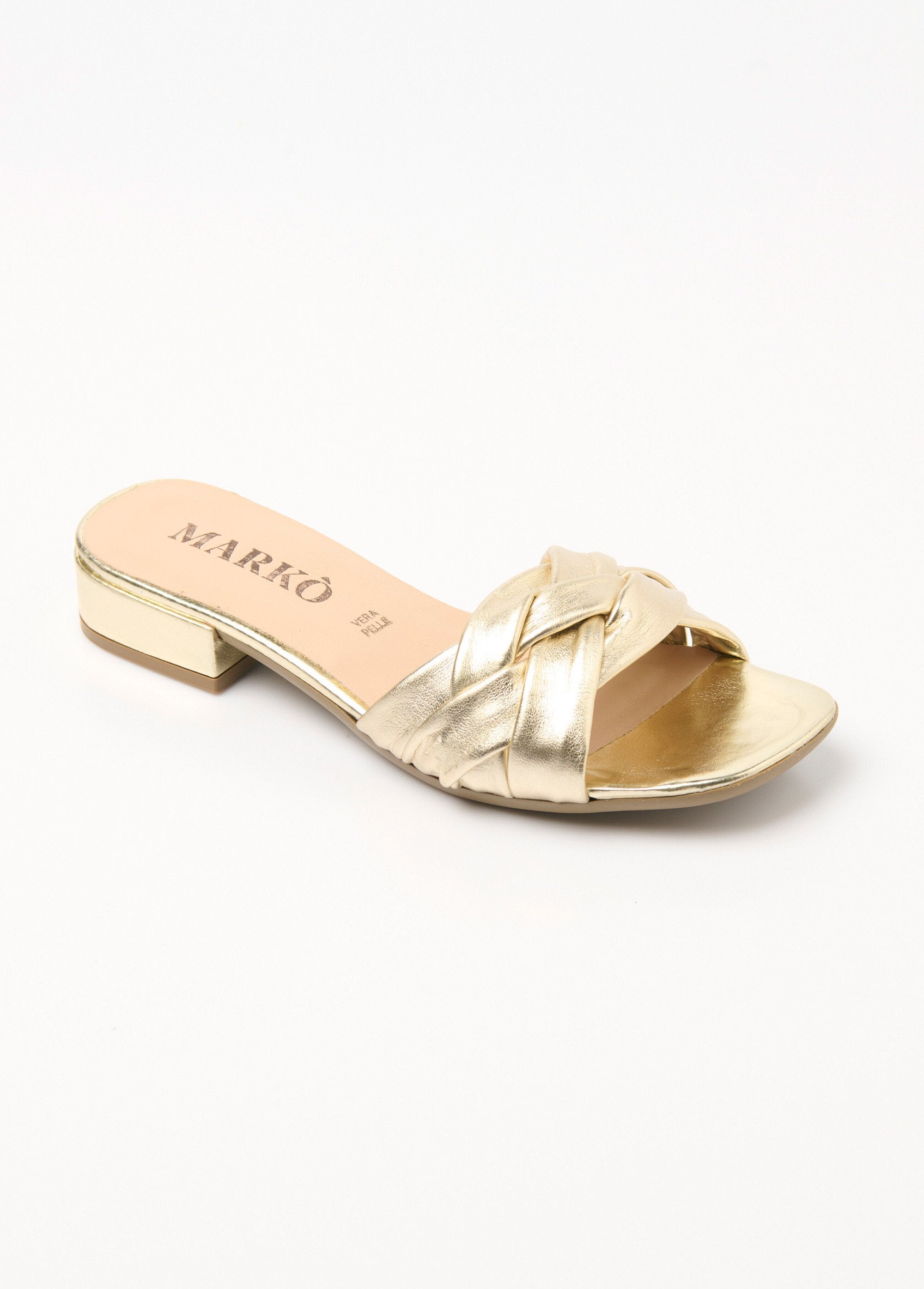 Mules_de_piel_con_elegantes_tiras_entrelazadas_Dorado_FA1_slim