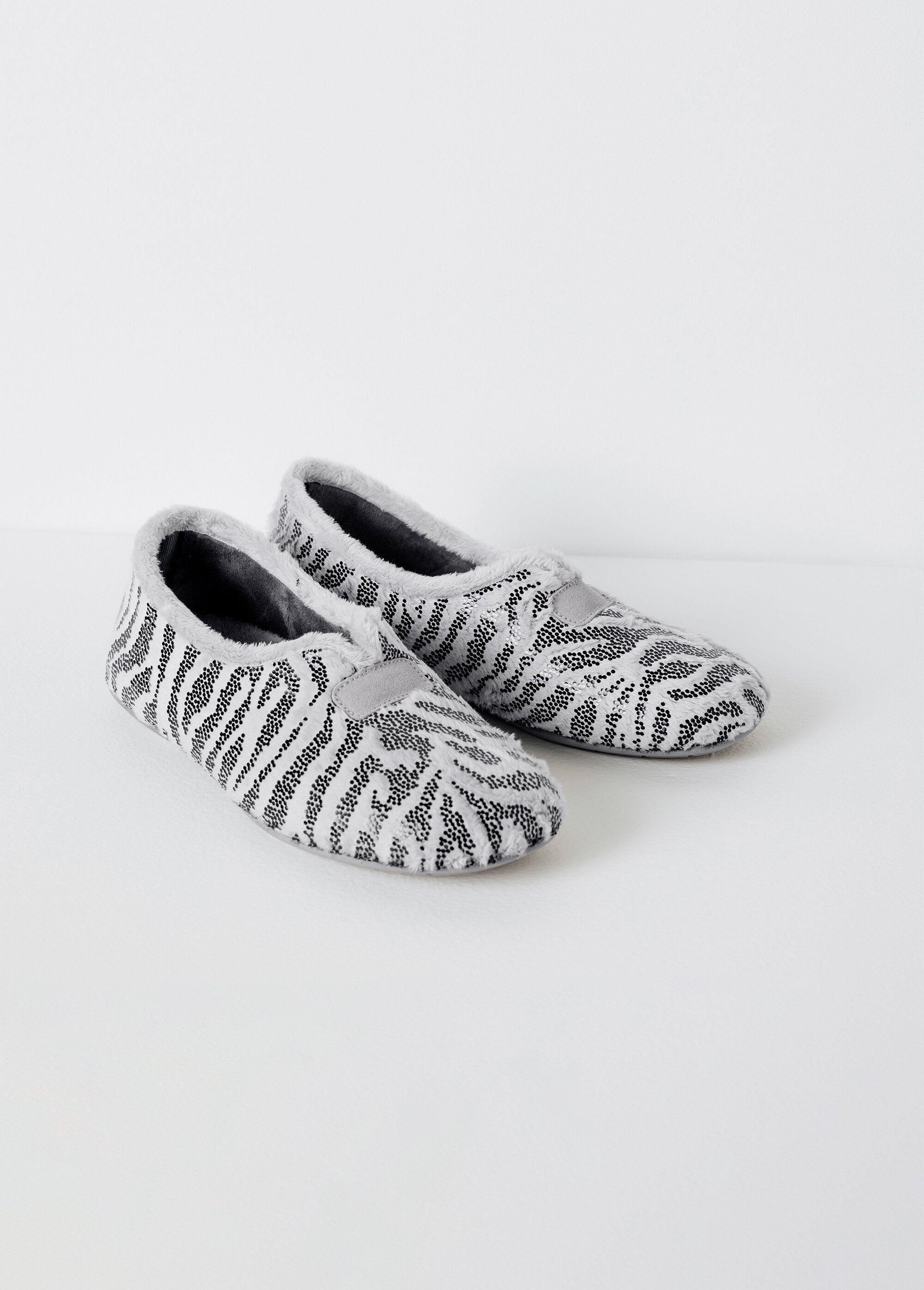Pantuflas_de_malla_afelpada_con_ancho_cómodo_Gris_FA1_slim
