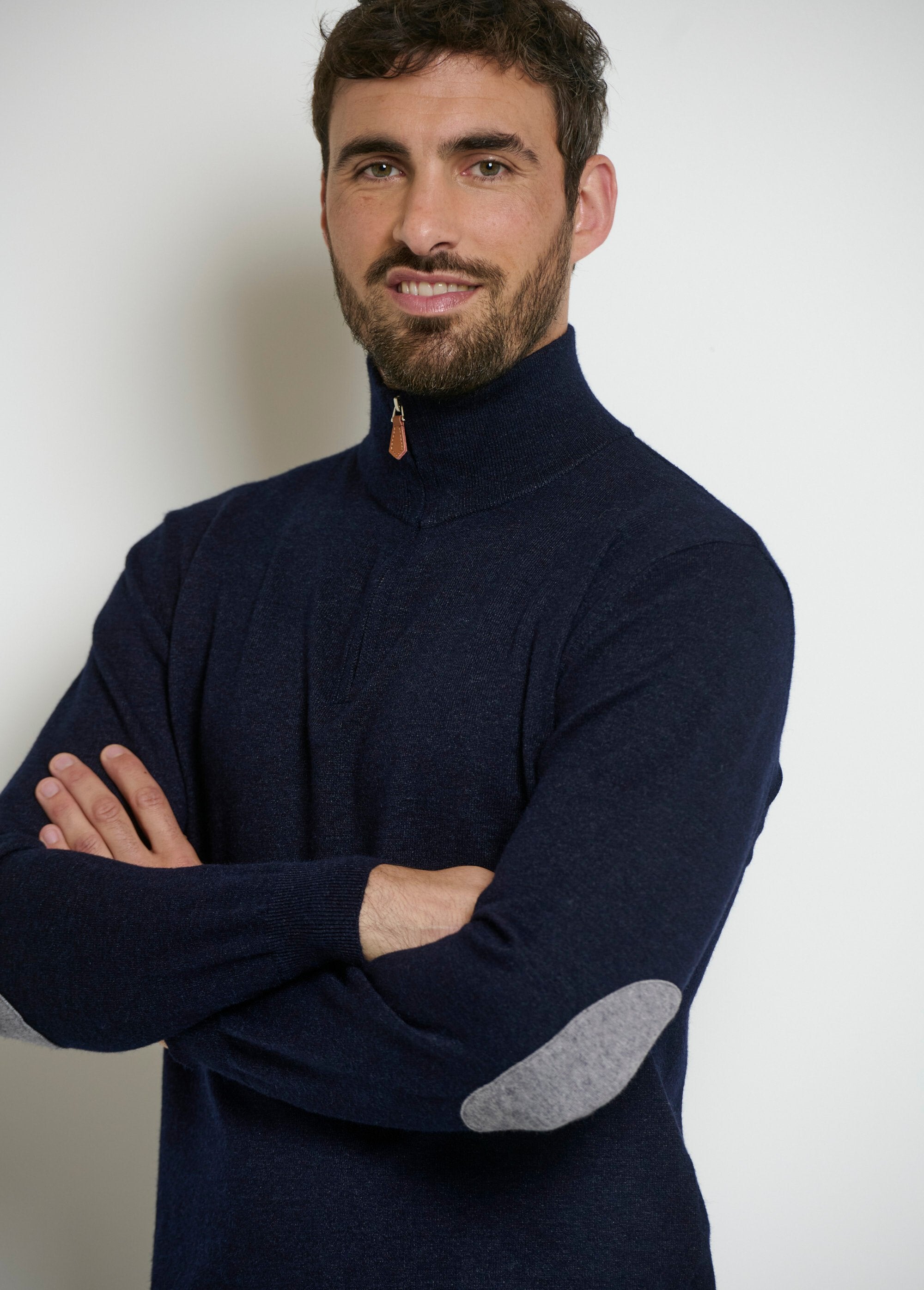 Suéter_tipo_camionero_con_detalles_en_contraste_Marina_vintage__DE1_slim