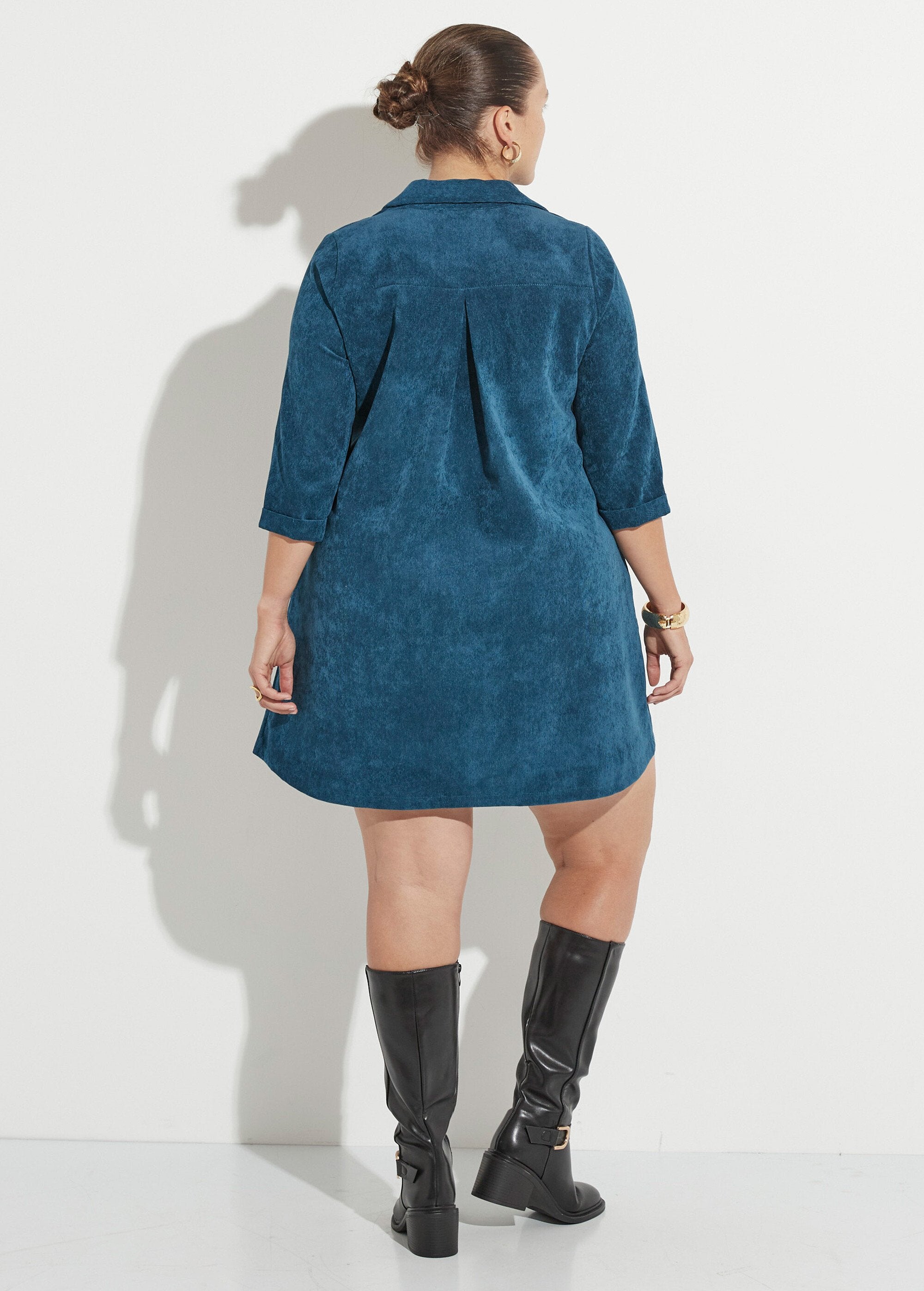 Vestido_trapecio_con_escote_en_pico_en_terciopelo_milleraies_Esmeralda_DO1_curvy