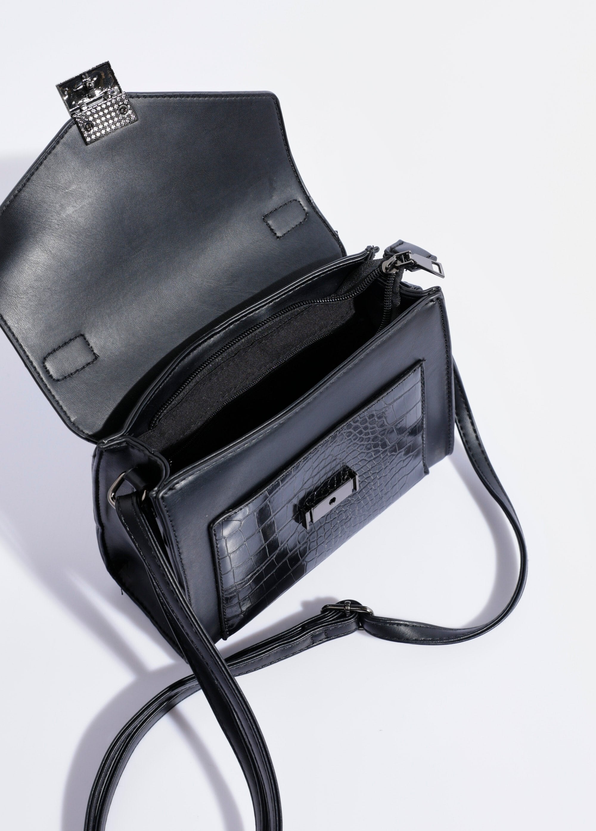 Bolso_de_mano_con_aspecto_de_reptil,_asa_corta_Negro_DE1_slim