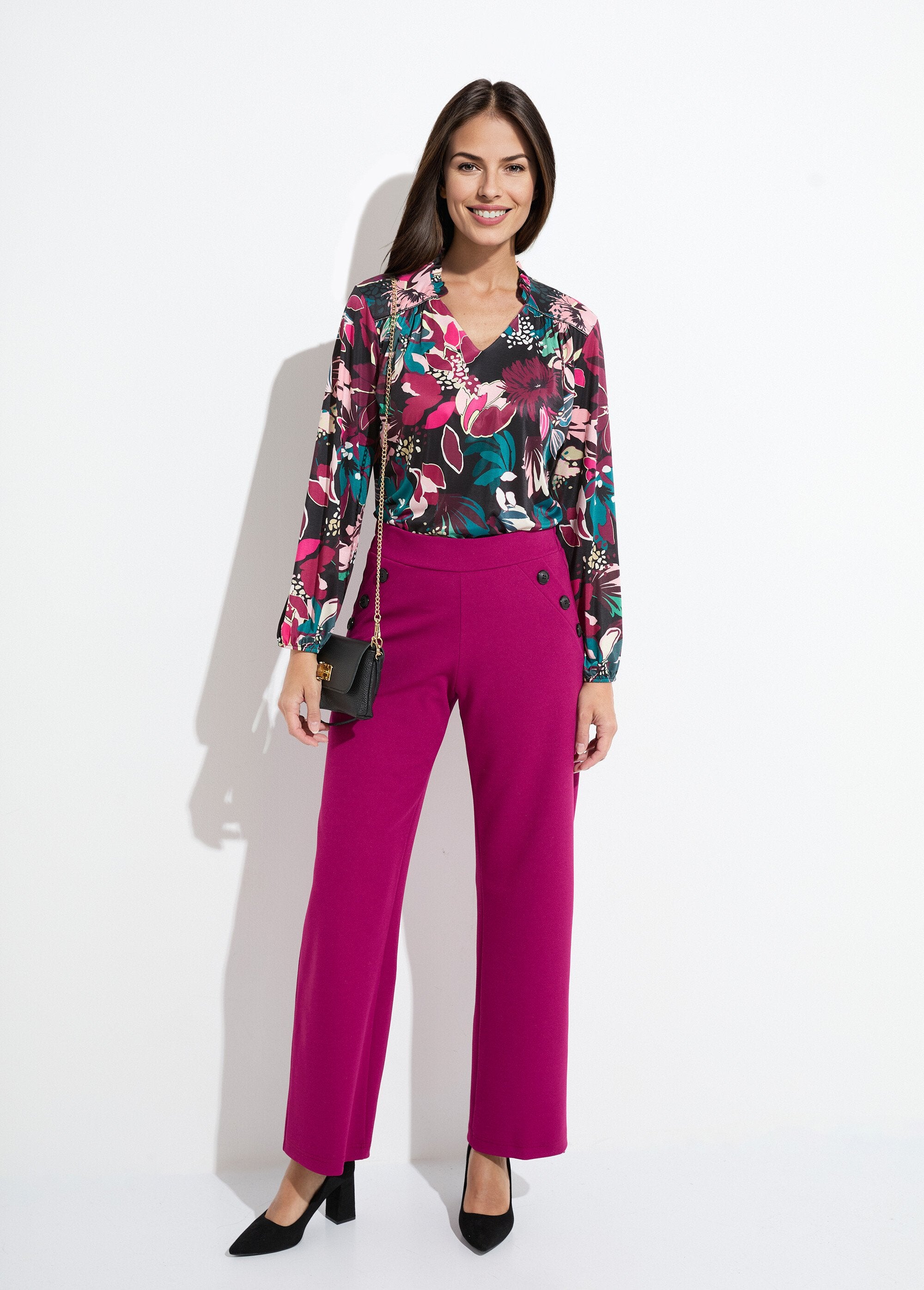 Camiseta_de_cuello_alto_con_estampado_de_flores_Estampado_fucsia_SF1_slim
