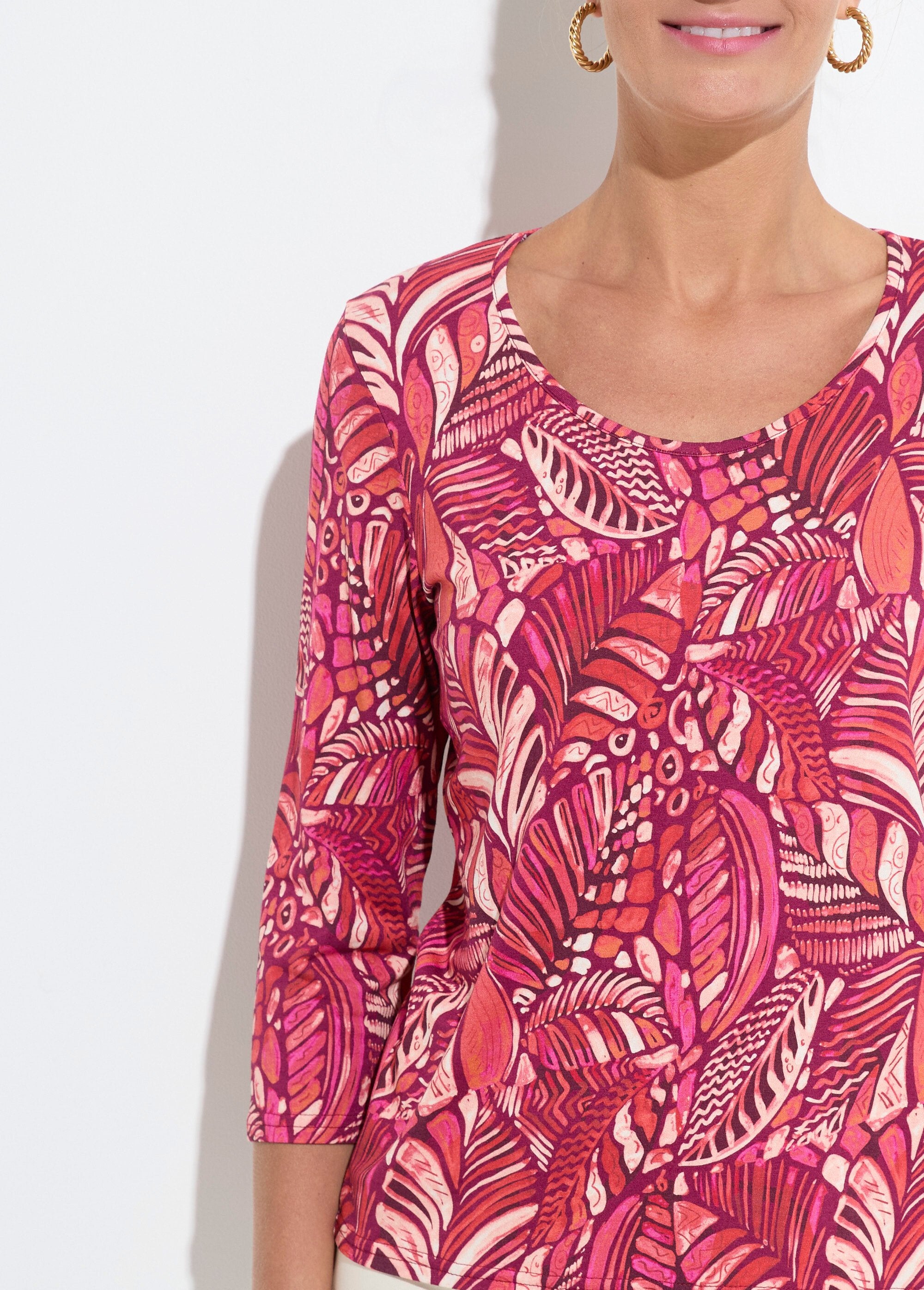 Camiseta_de_cuello_redondo_con_estampado_de_patchwork_rosa_y_naranja_DE1_slim