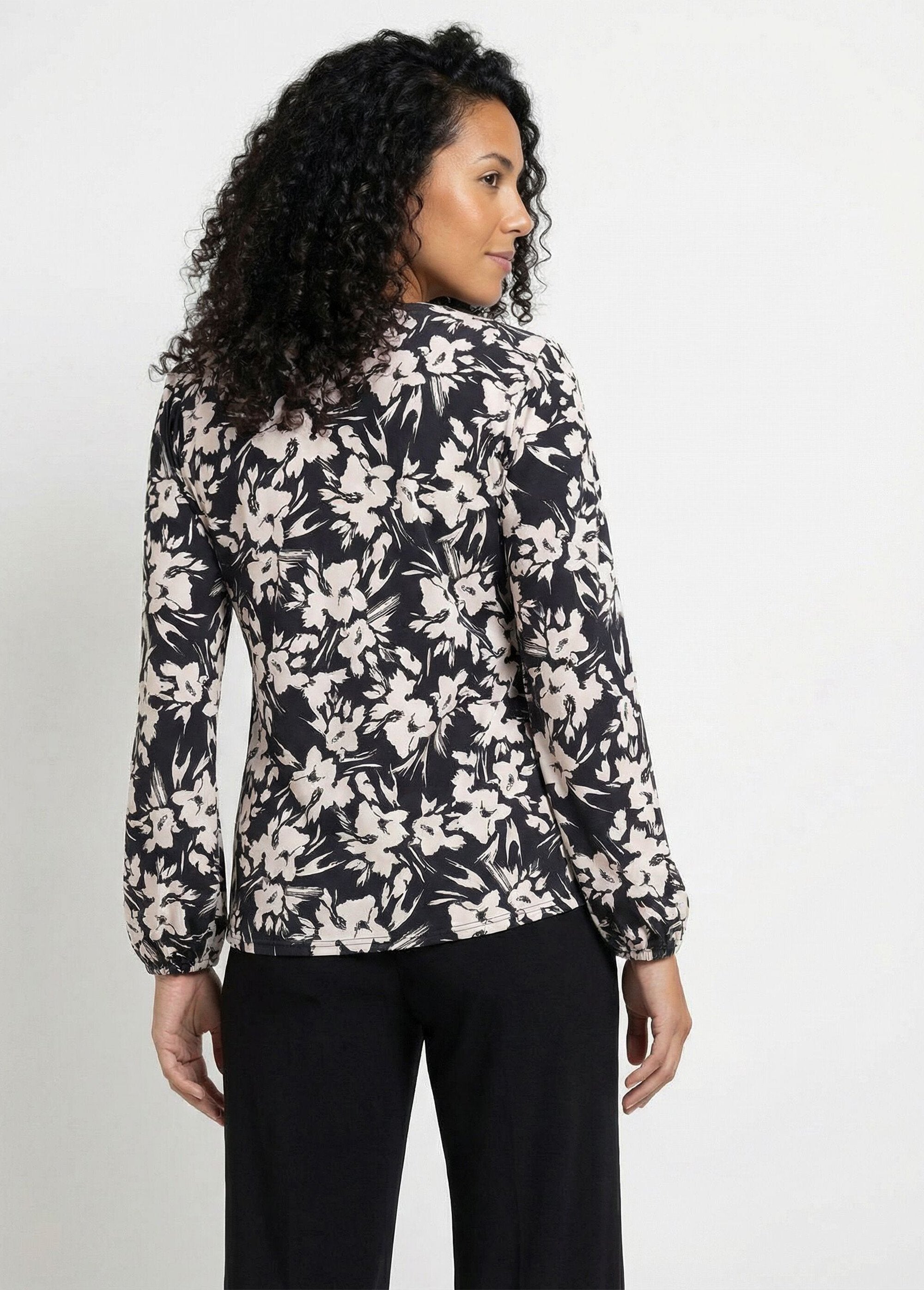 T-shirt_col_V_boutonné_évasé_imprimé_Noir_DO1_slim