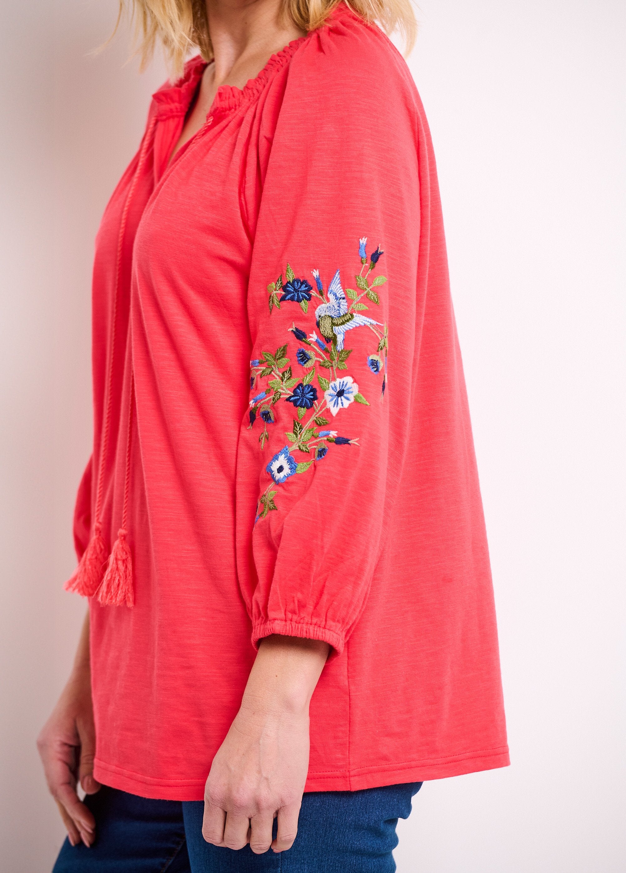 Camiseta_larga_bordada_manga_3/4_Capuchina_GA1_slim