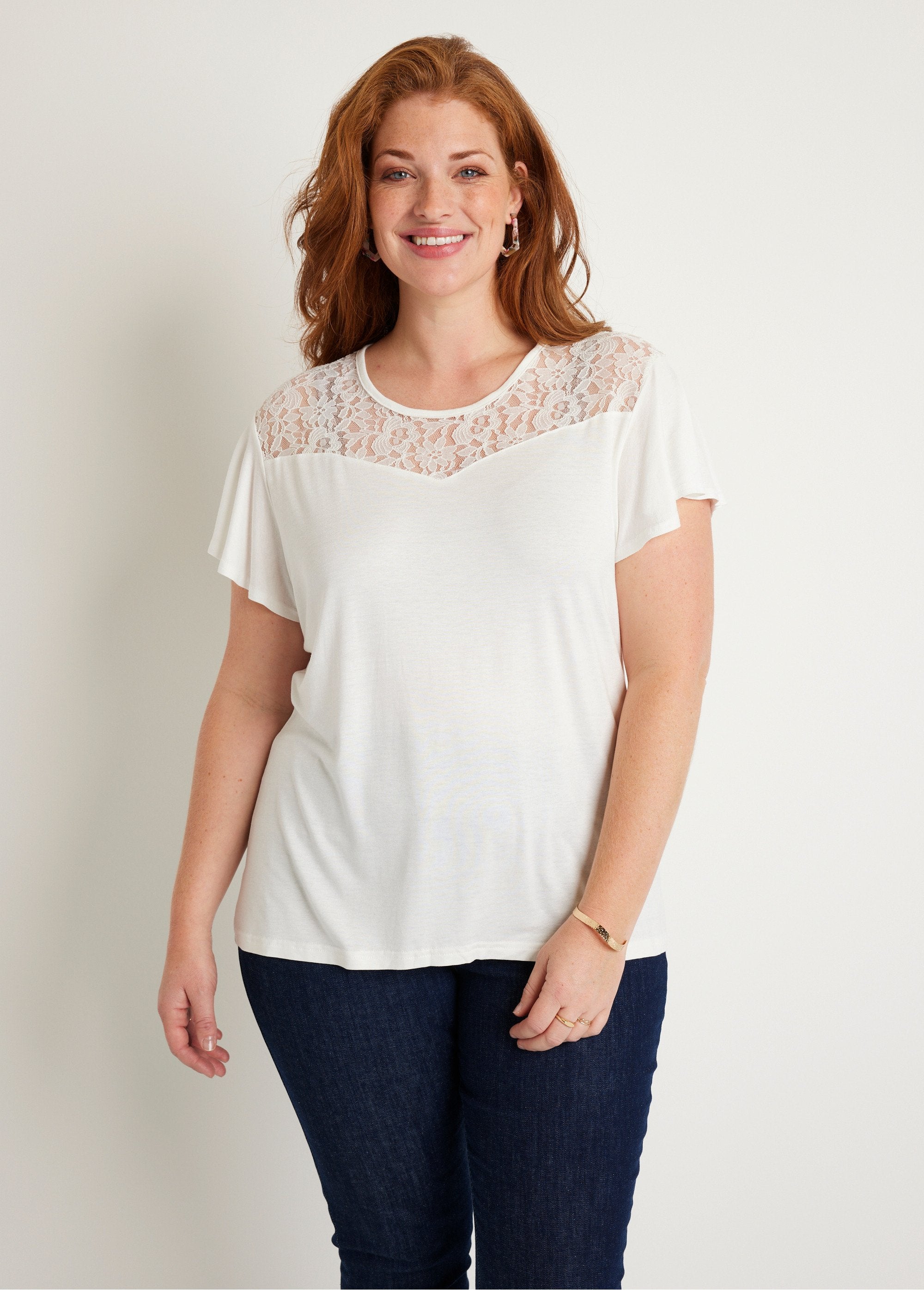 Camiseta_de_encaje_de_manga_corta_Blanco,_Blanca_FA1_curvy