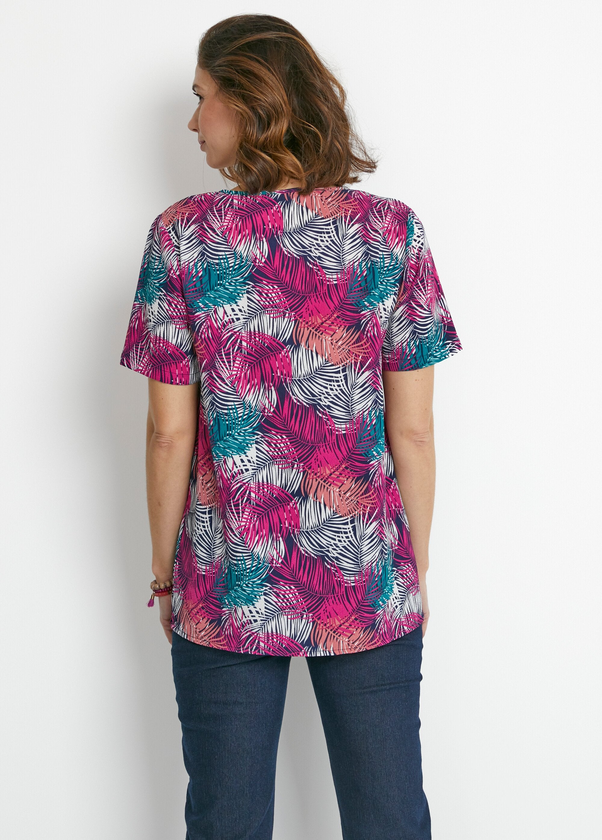 Túnica_holgada_de_largo_medio_en_tejido_de_crepé_Verde_y_fucsia_DO1_slim