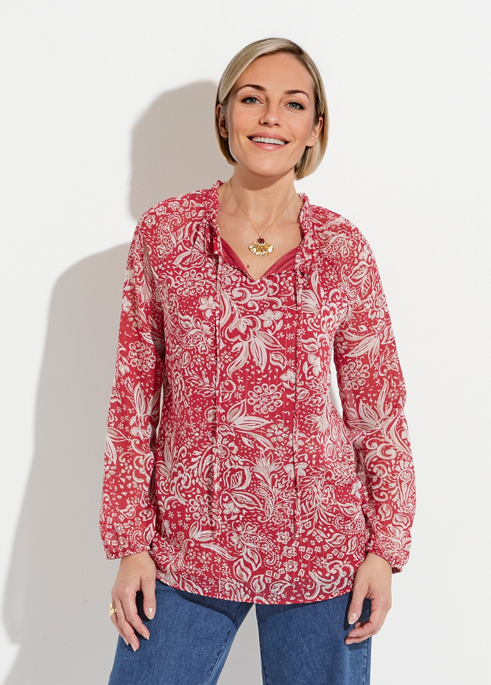 Túnica_larga_con_velo_floral_brillante_y_cuello_con_volantes._Burdeos_Imp_FA1_slim