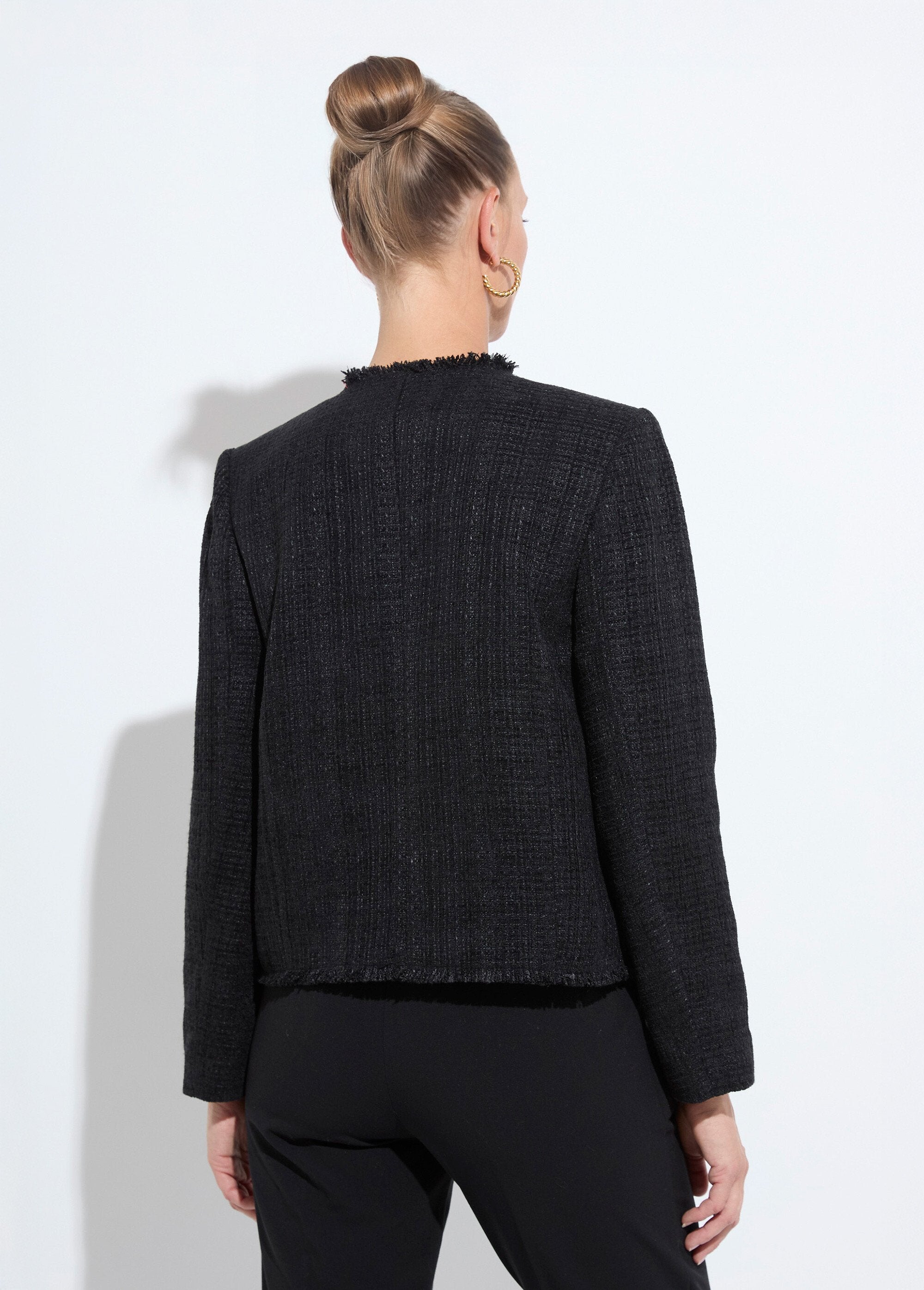 Chaqueta_de_tweed_abotonada_con_flecos_y_sin_cuello_Negro_DO1_slim
