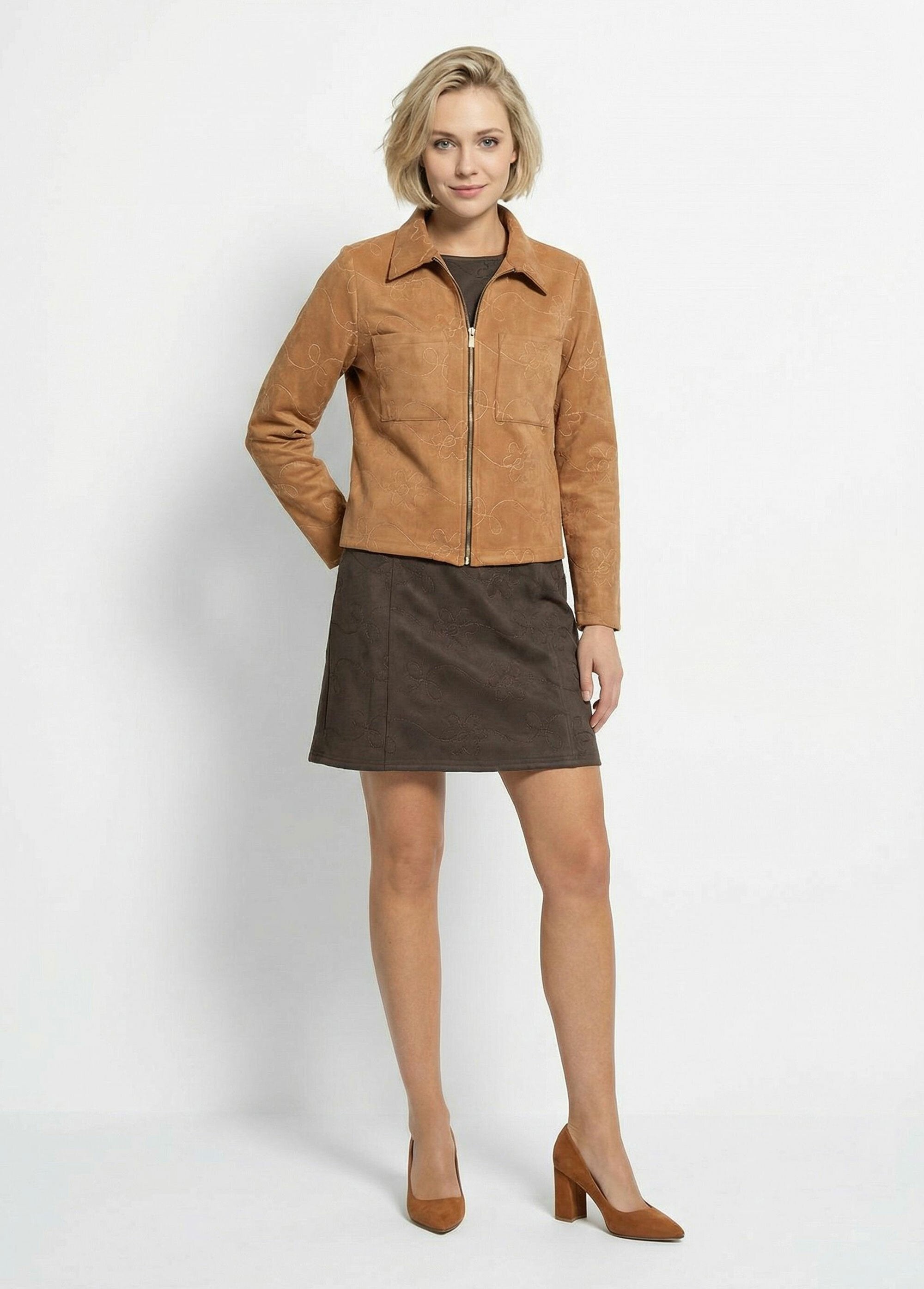 Chaqueta_estilo_motero_con_cremallera,_piel_sintética_camello_SF1_slim