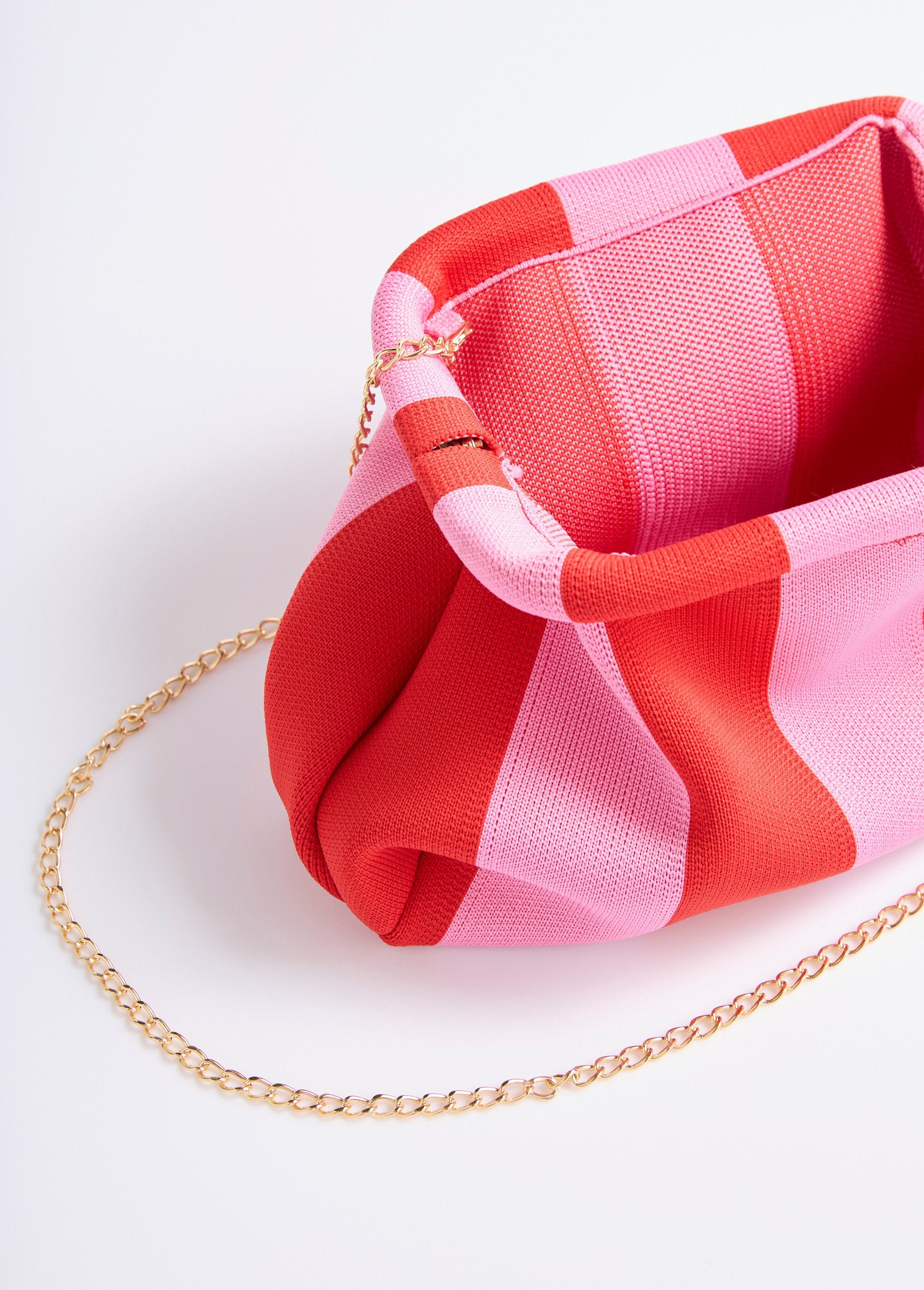 Bolso_de_malla_de_moda_con_cierre_rígido._rosa_y_rojo_DE1_slim