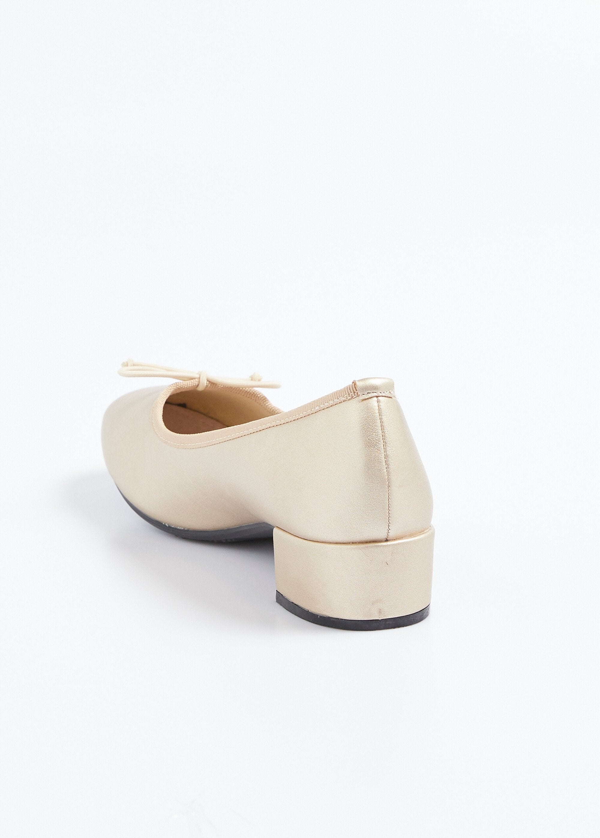 Bailarinas_con_tacón_pequeño,_ancho_cómodo,_lazo_elegante._Dorado_DO1_slim