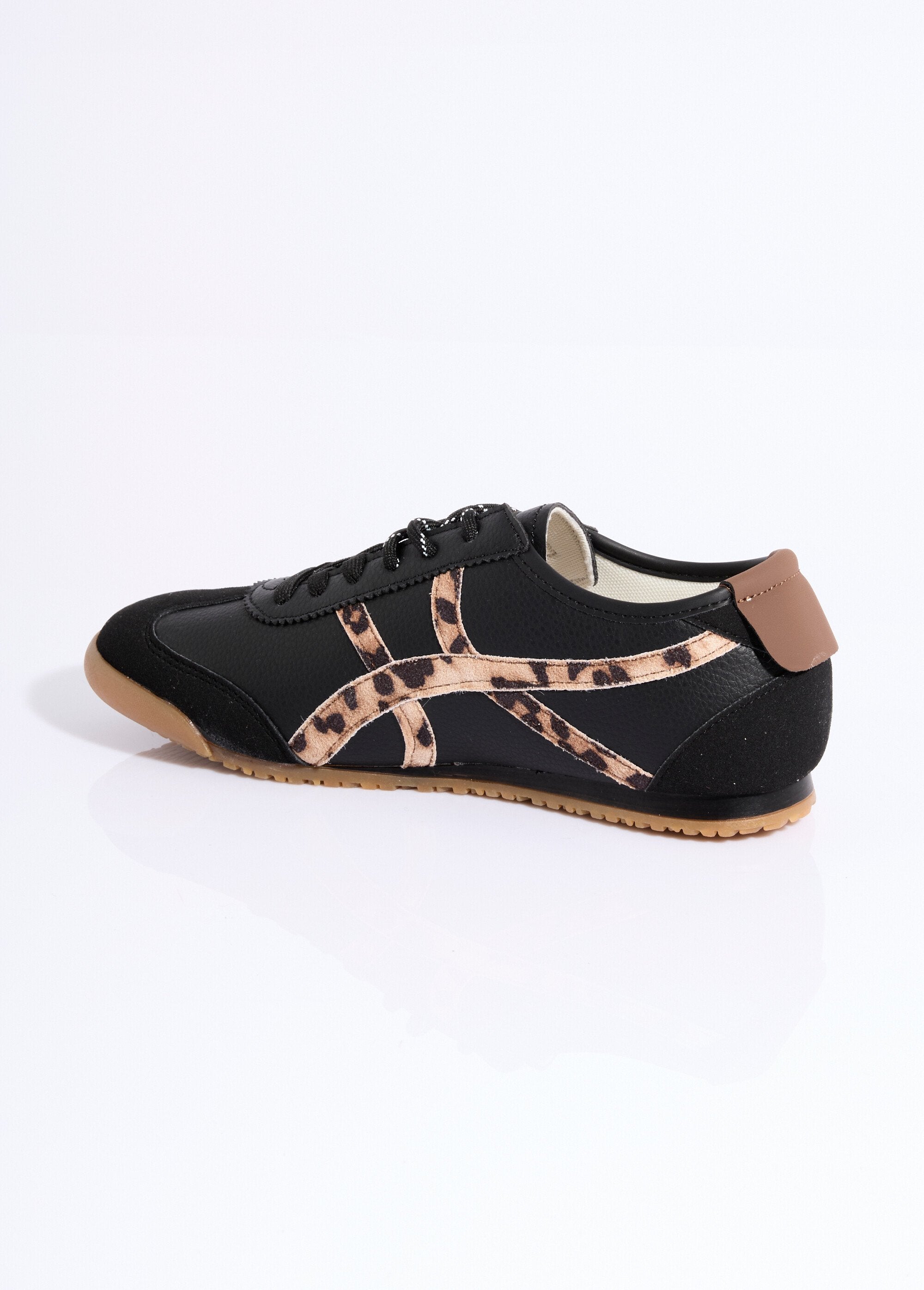 Zapatillas_de_suela_fina_con_inserciones_Negro_DO1_slim
