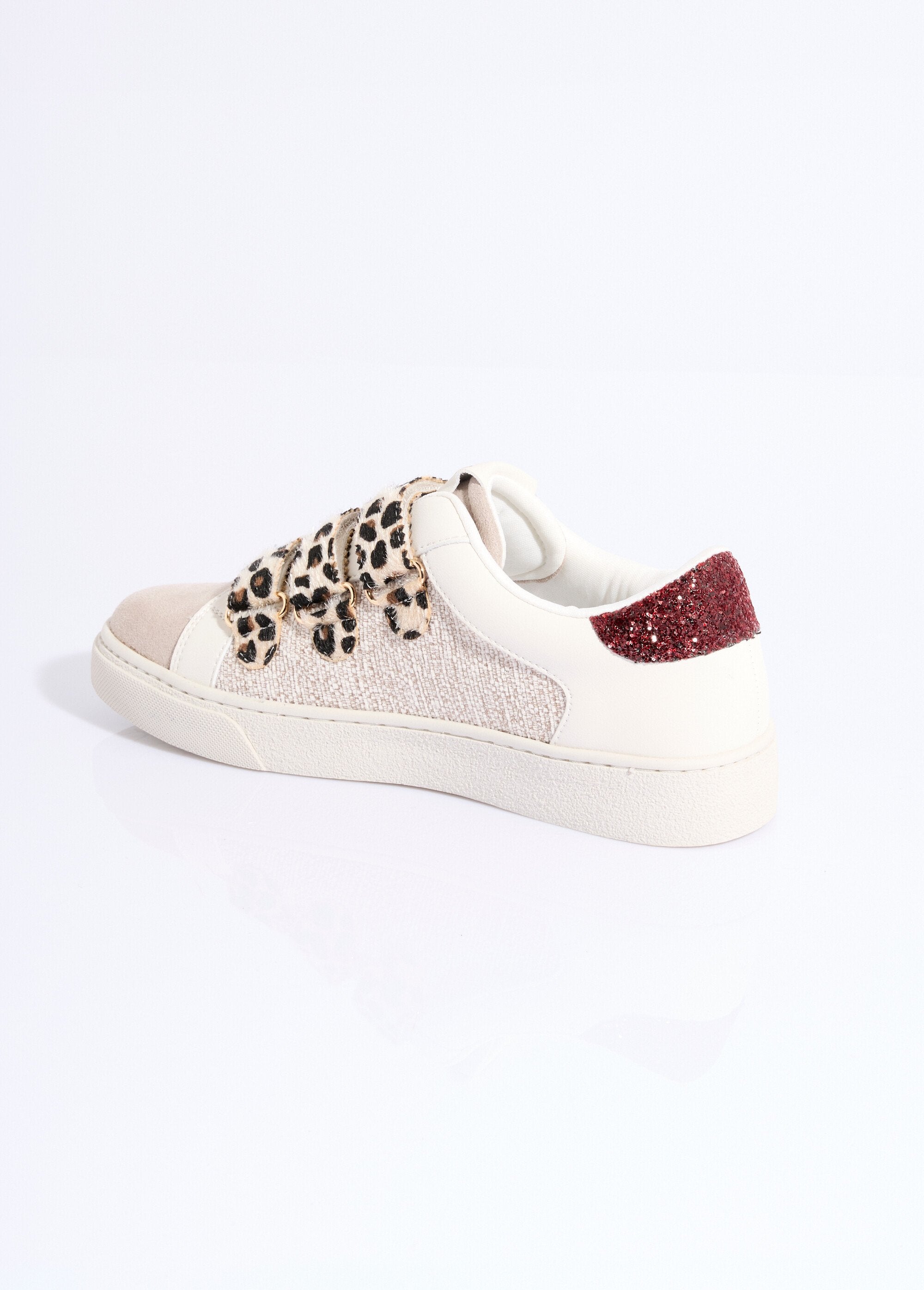 Zapatillas_deportivas_modernas_multimaterial_con_velcro_Beige_y_burdeos_DO1_slim