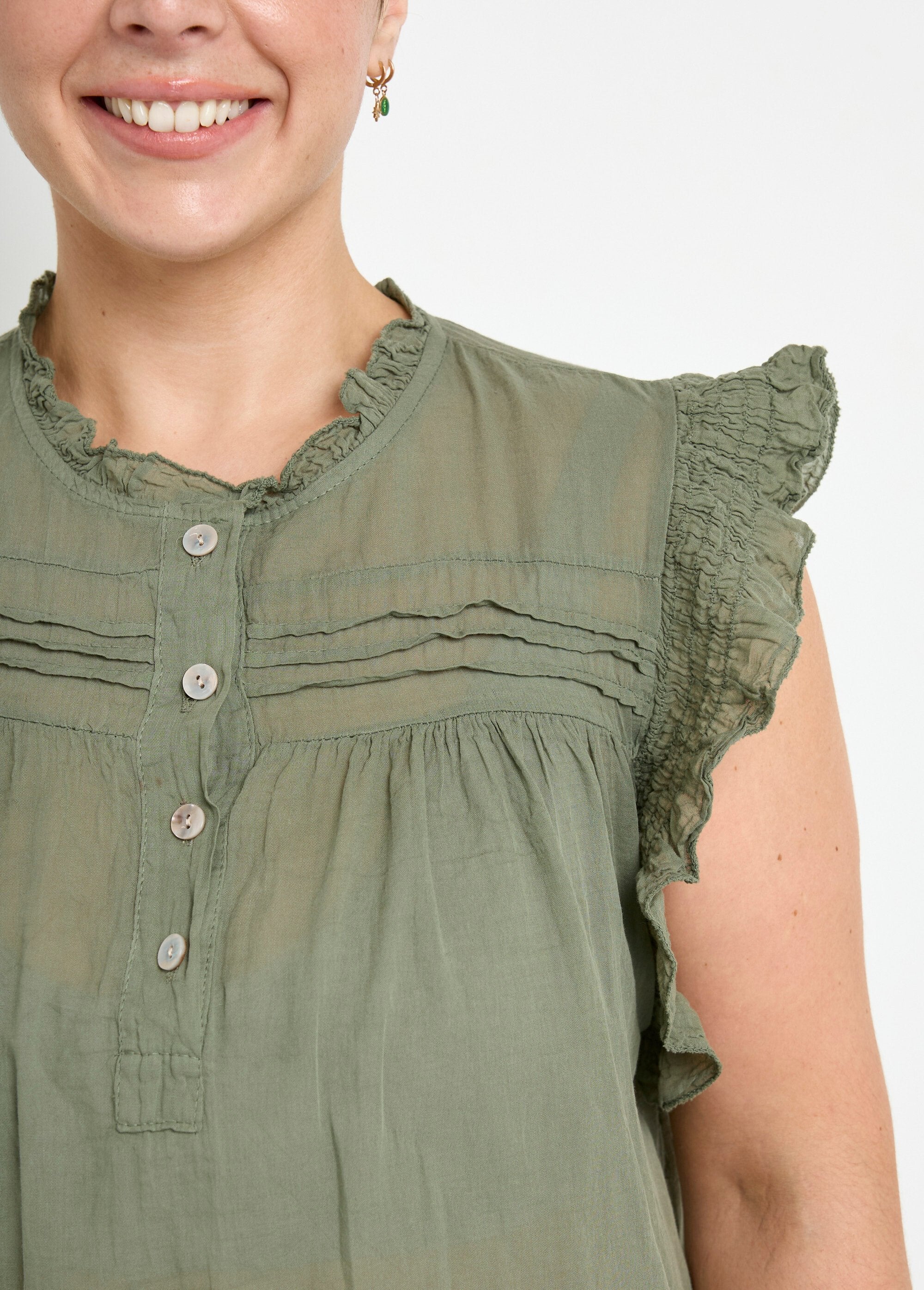 Blusa_de_voile_de_algodón_sin_mangas_Caqui_DE2_curvy