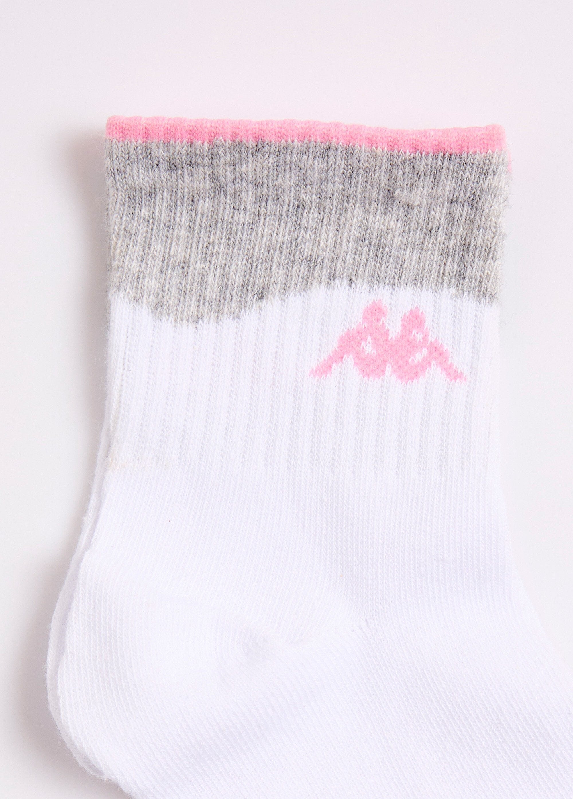 Calcetines_deportivos_elegantes_y_acanalados_Gris_surtido_DE2_slim