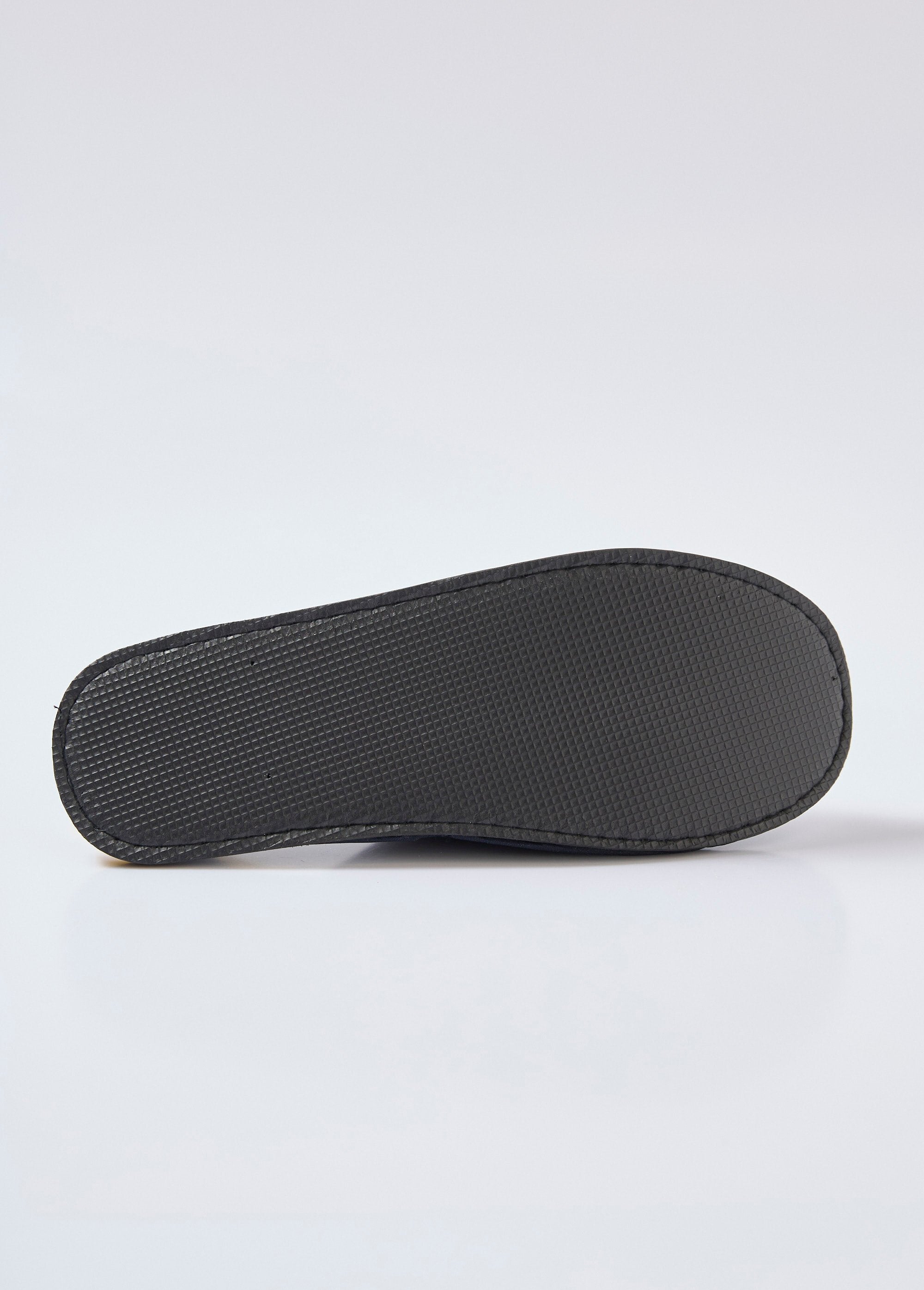Zapatillas_tipo_mule_con_logotipo_bordado_Azul_UN1_slim