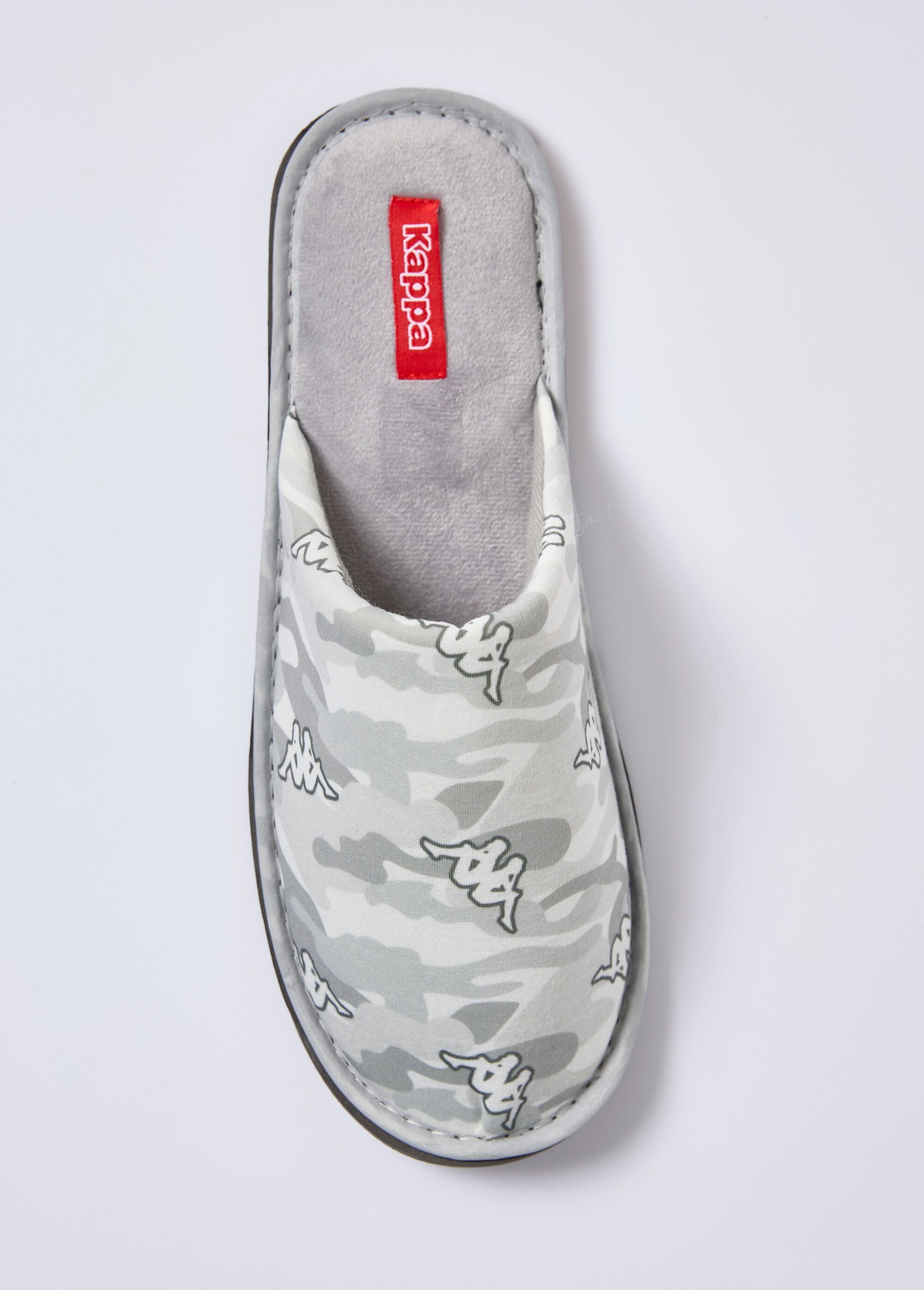 Zapatillas_tipo_mule_con_estampado_de_camuflaje_Impresión_gris_OV1_slim