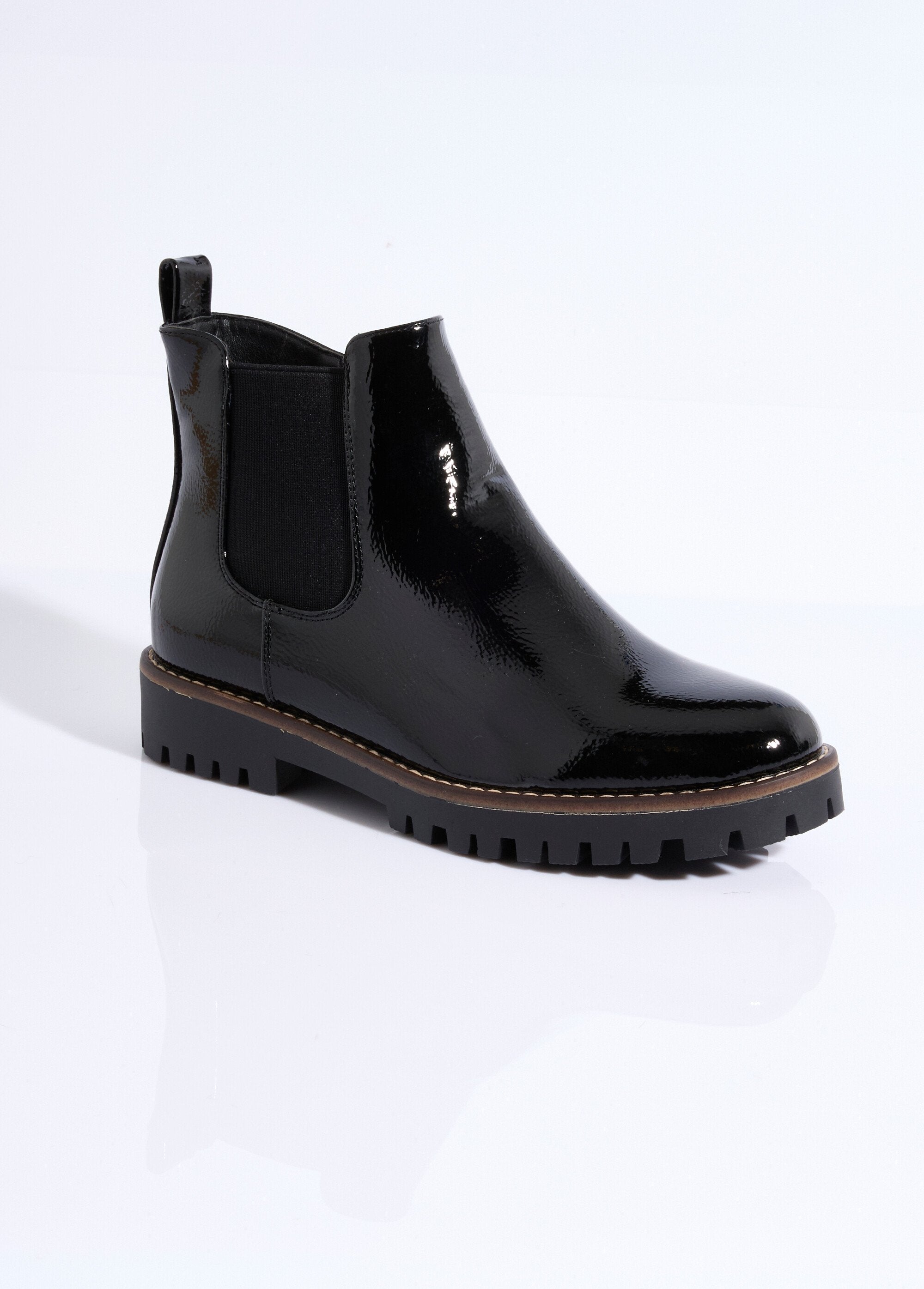 Botas_Chelsea_elegantes_con_suela_dentada_Negro_FA1_slim