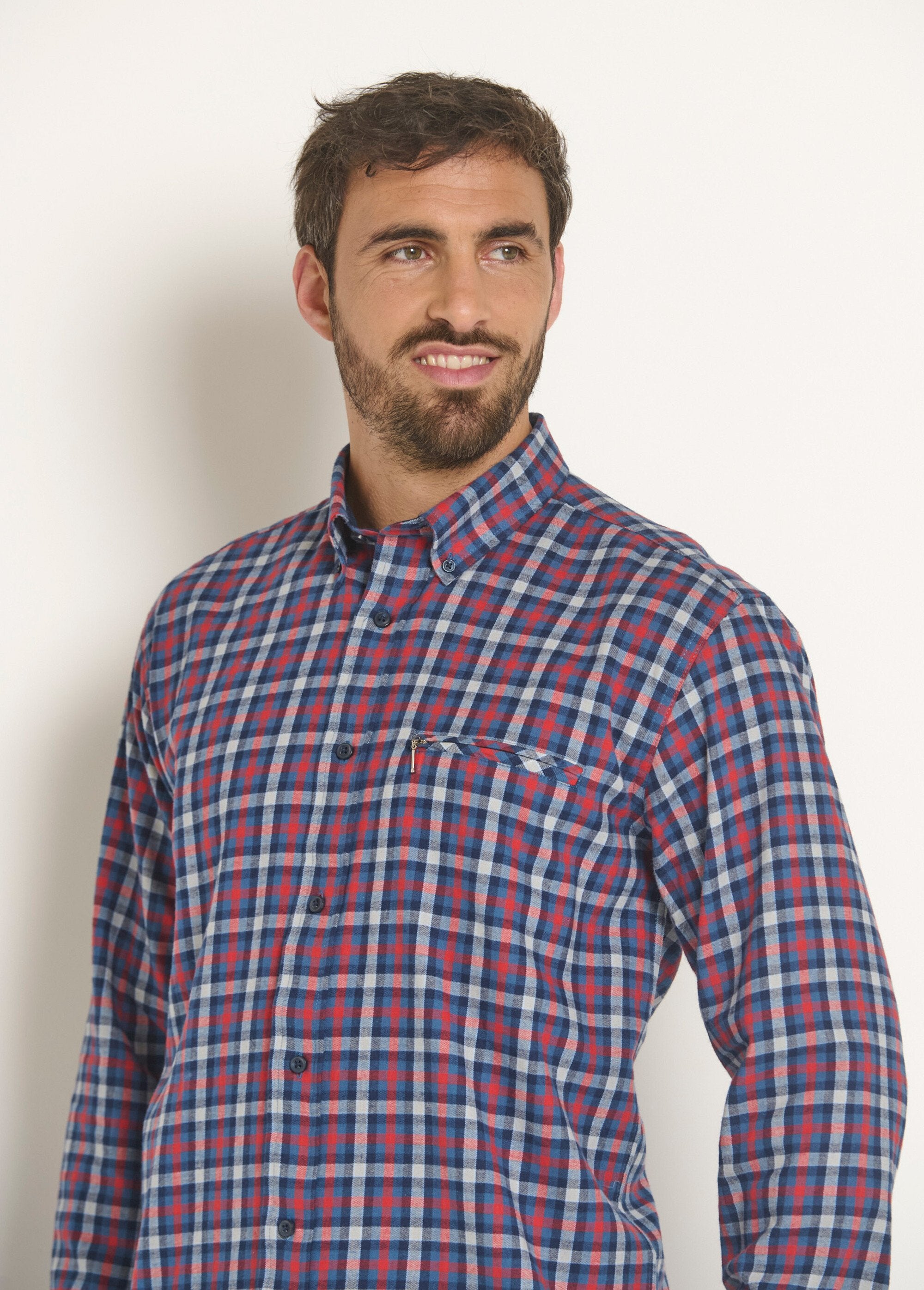 Camisa_de_franela_con_detalles_en_contraste,_oscura_Azulejos_rojos_DE2_slim