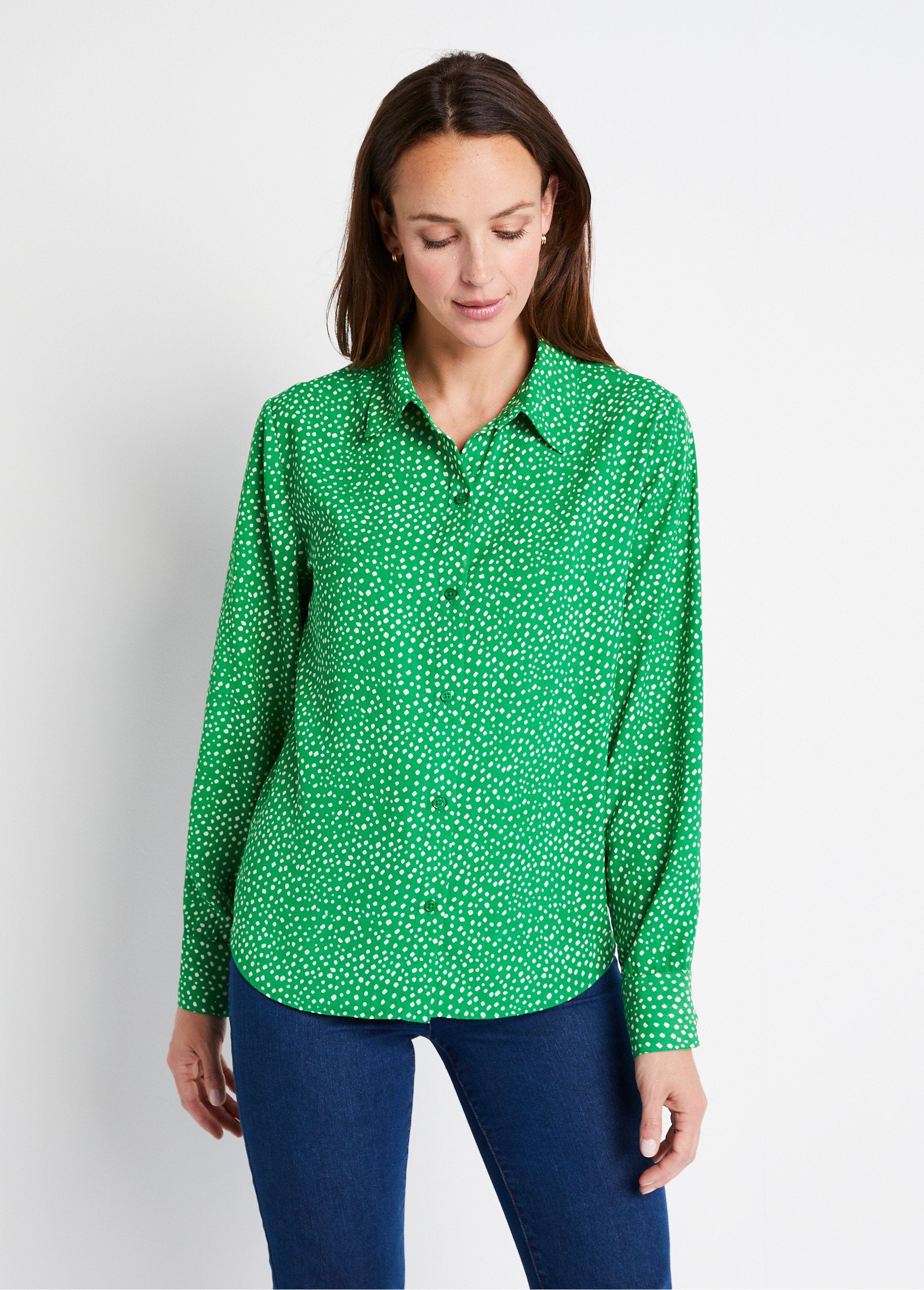 Blusa_recta_abotonada_con_estampado_de_lunares_Verde_crudo_FA1_slim