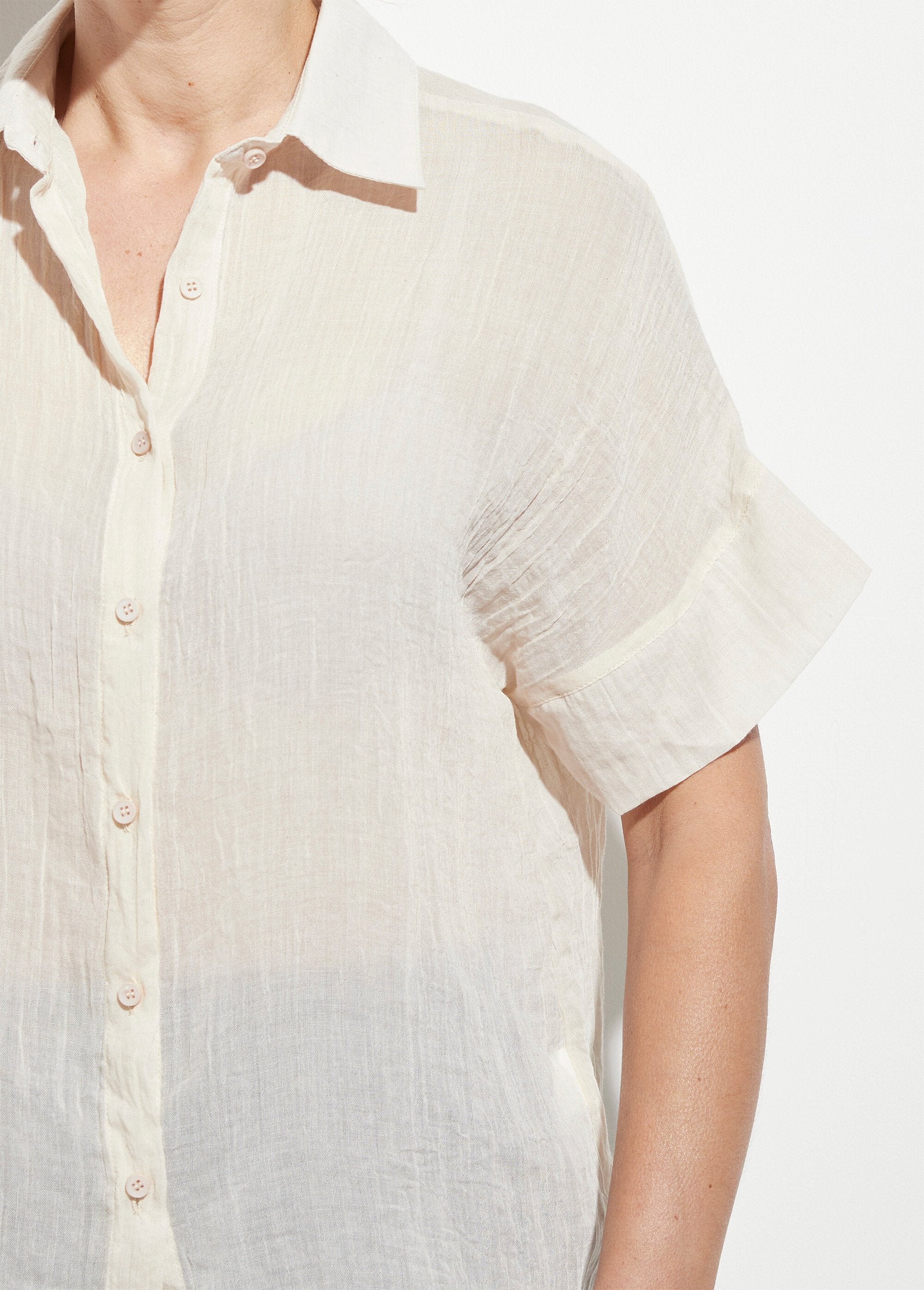 Blusa_de_voile_arrugada_de_manga_corta_Beige_DE1_slim
