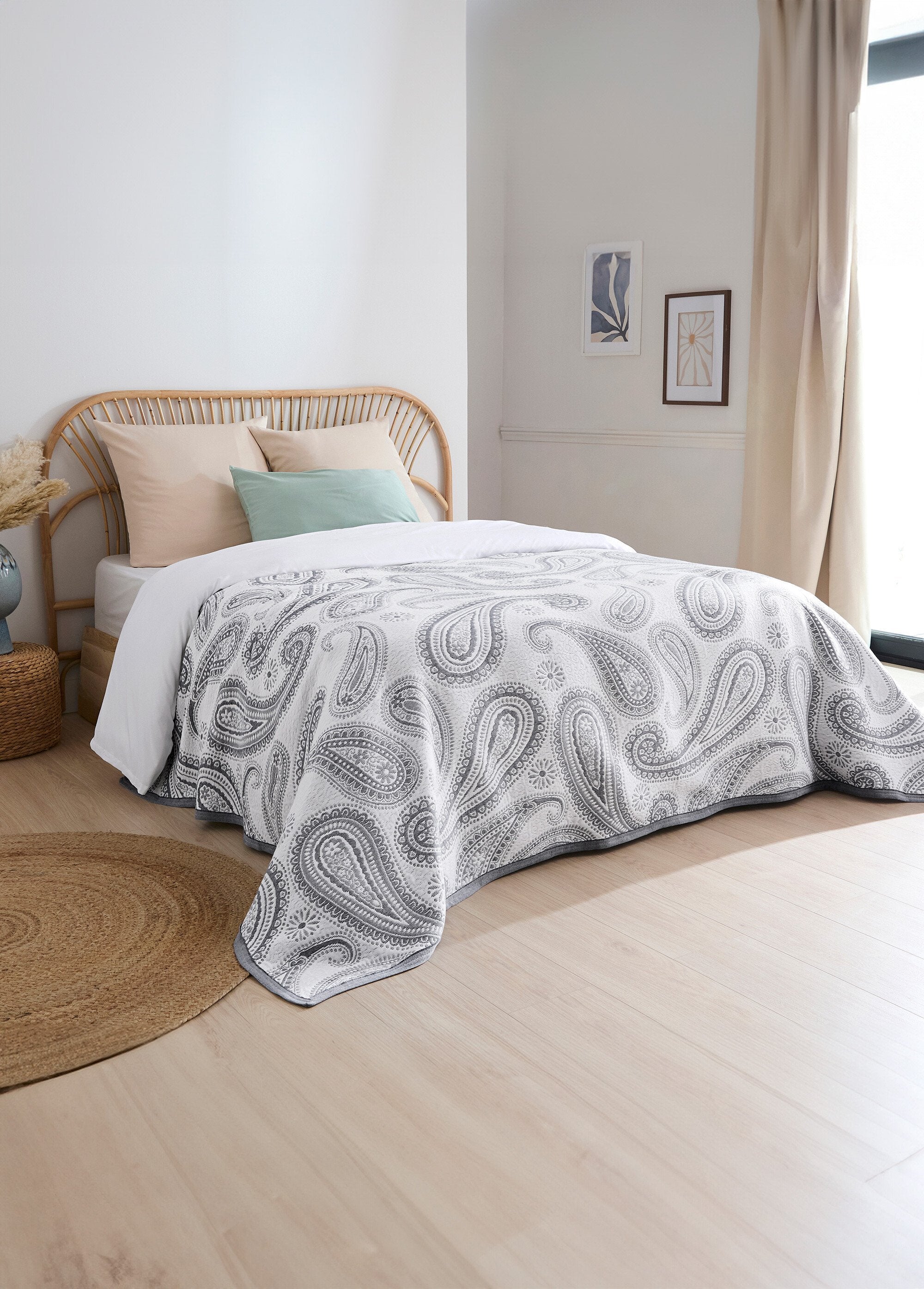 Colcha_de_jacquard_de_polialgodón_gris_y_blanco_FA1_slim