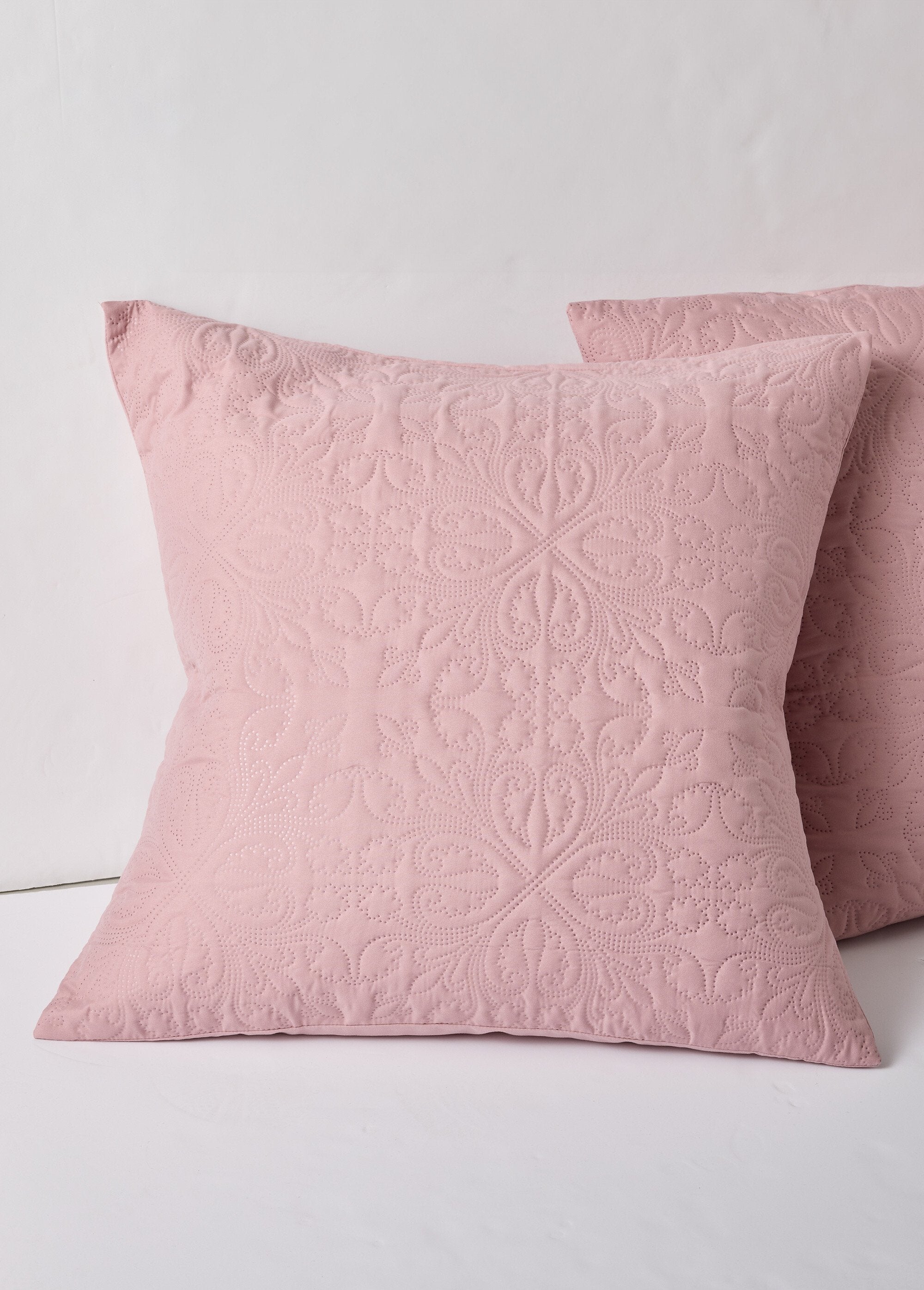 Couvre-lit_motif_floral_effet_relief_Bois_de_rose_DE1_slim