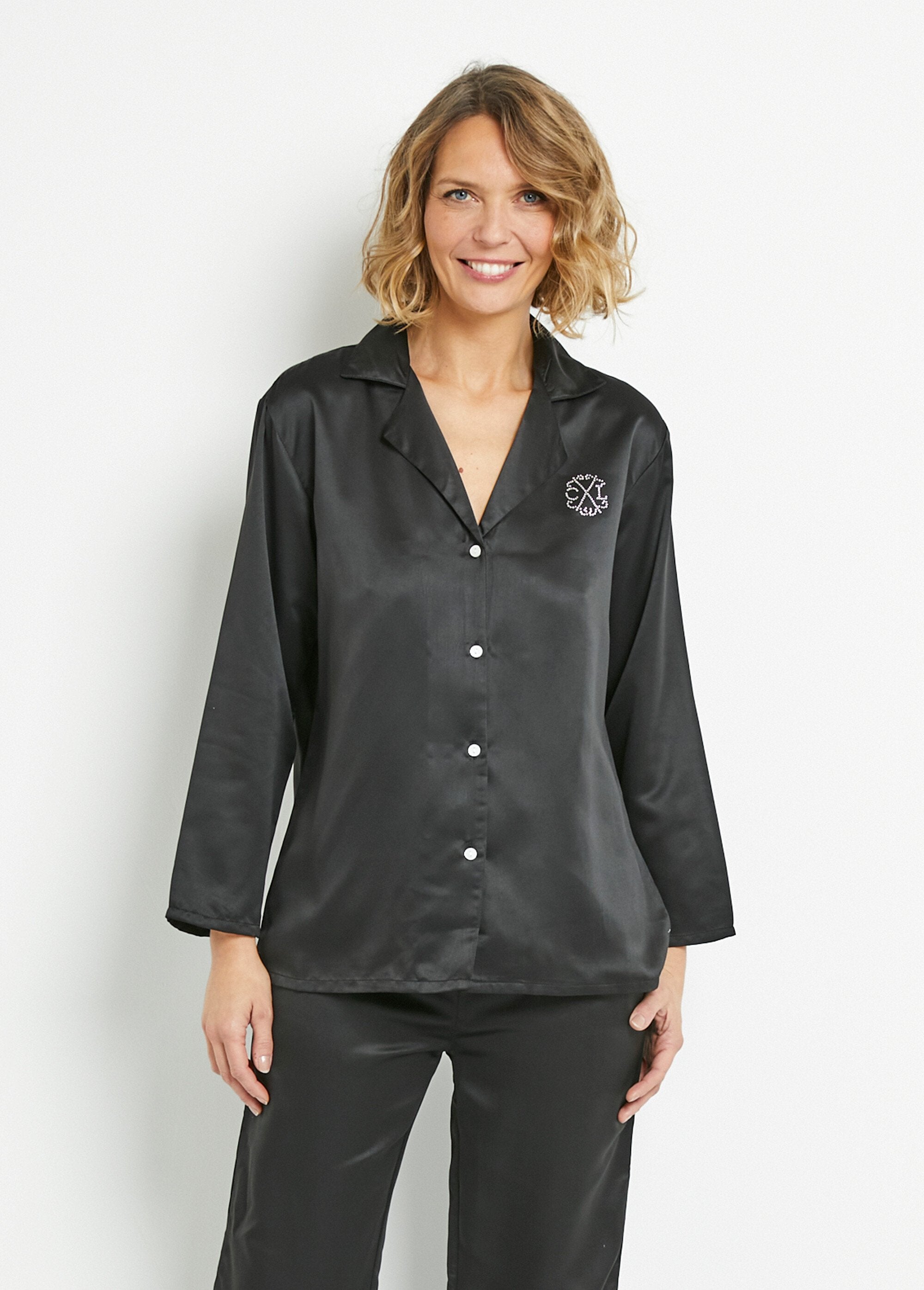 Chaqueta_de_pijama_de_satén_elegante_Negro_FA1_slim
