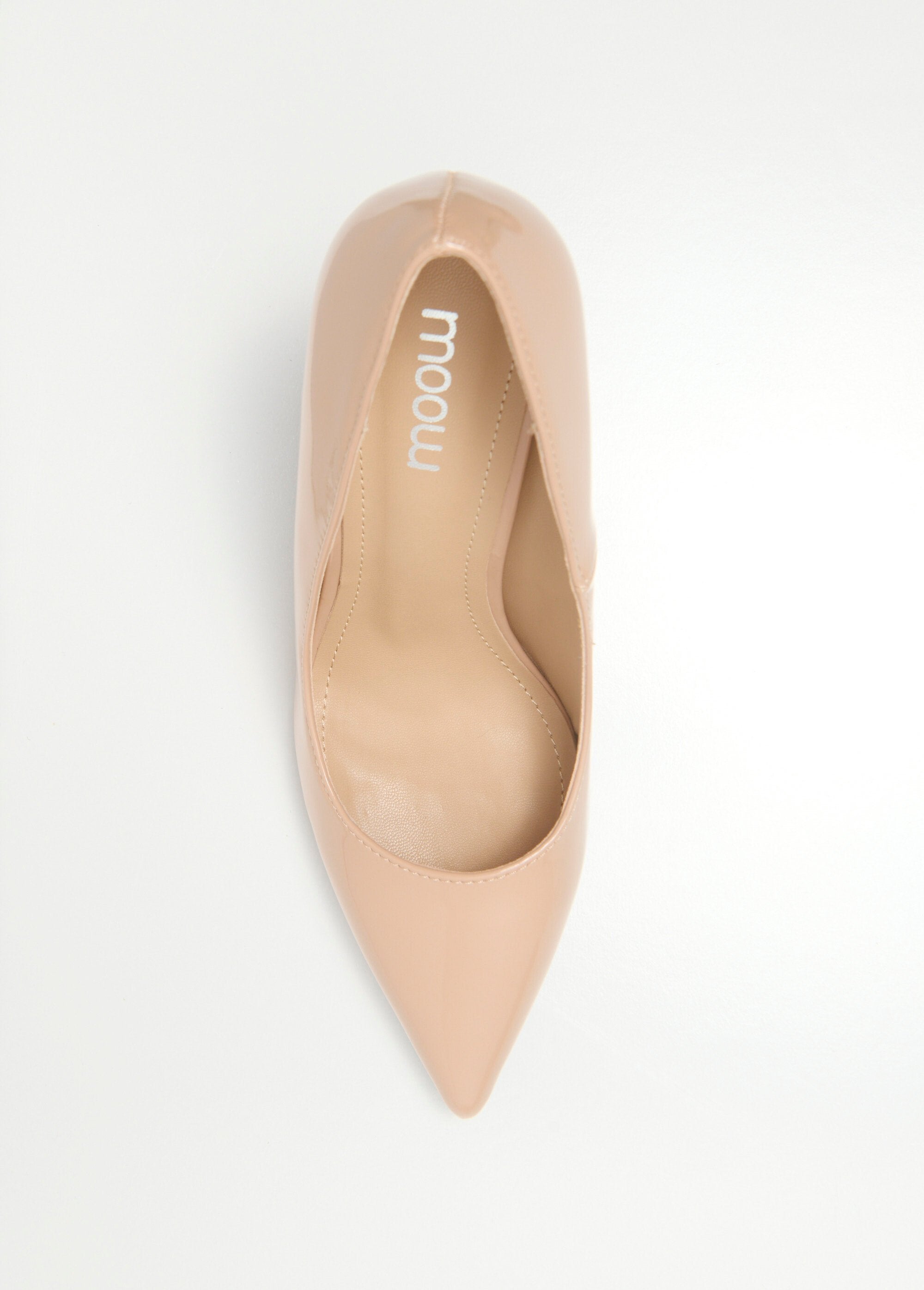 Salón_stiletto_de_charol_con_tacón_de_aguja_Barniz_beige_OV1_slim