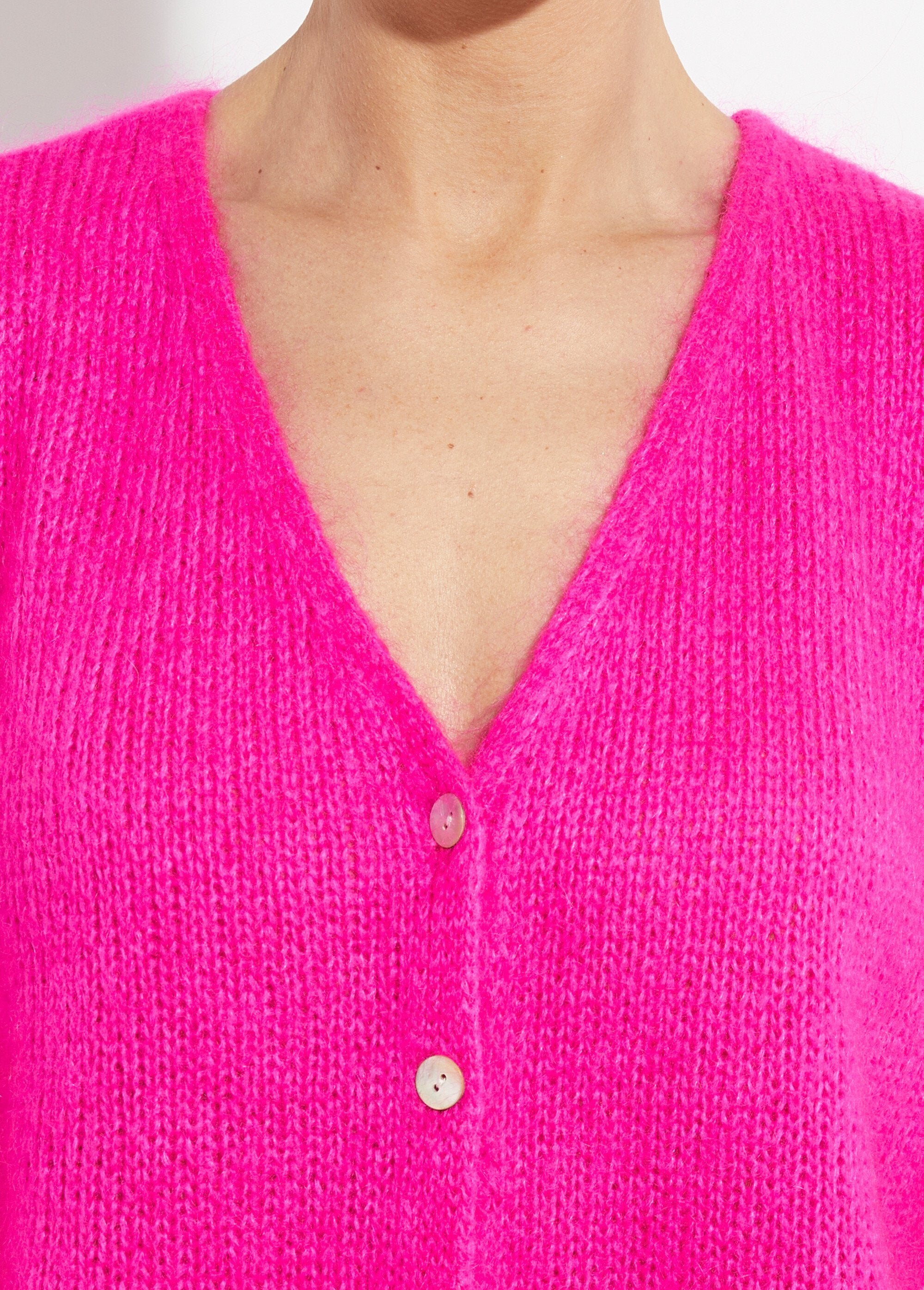 Cárdigan_cálido_de_punto_de_mohair_con_cuello_en_V_Rosa_fucsia_DE2_slim