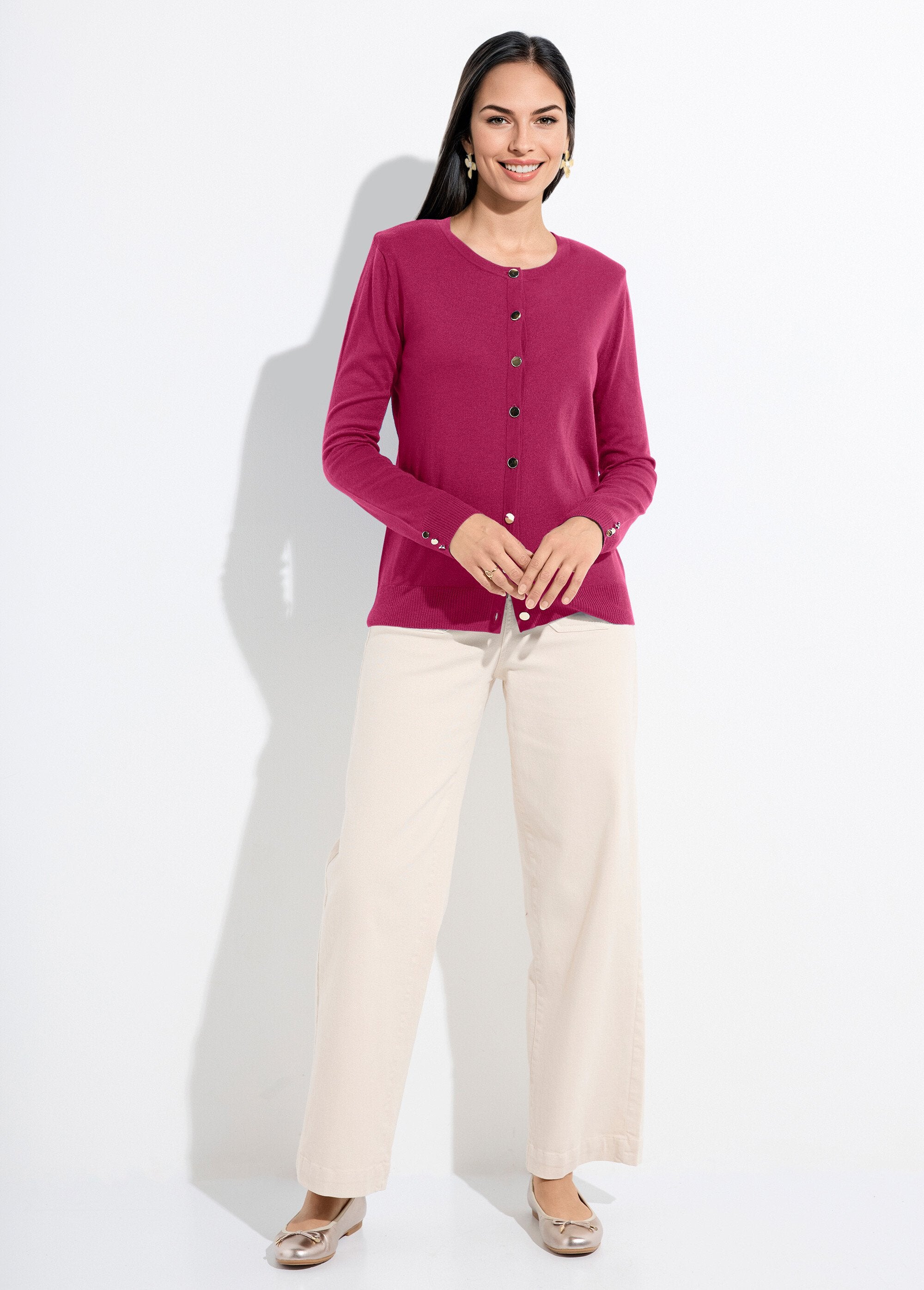 Cárdigan_fino_de_cuello_redondo_abotonado_en_jersey_liso_con_lana_merino_Cassis_SF1_slim
