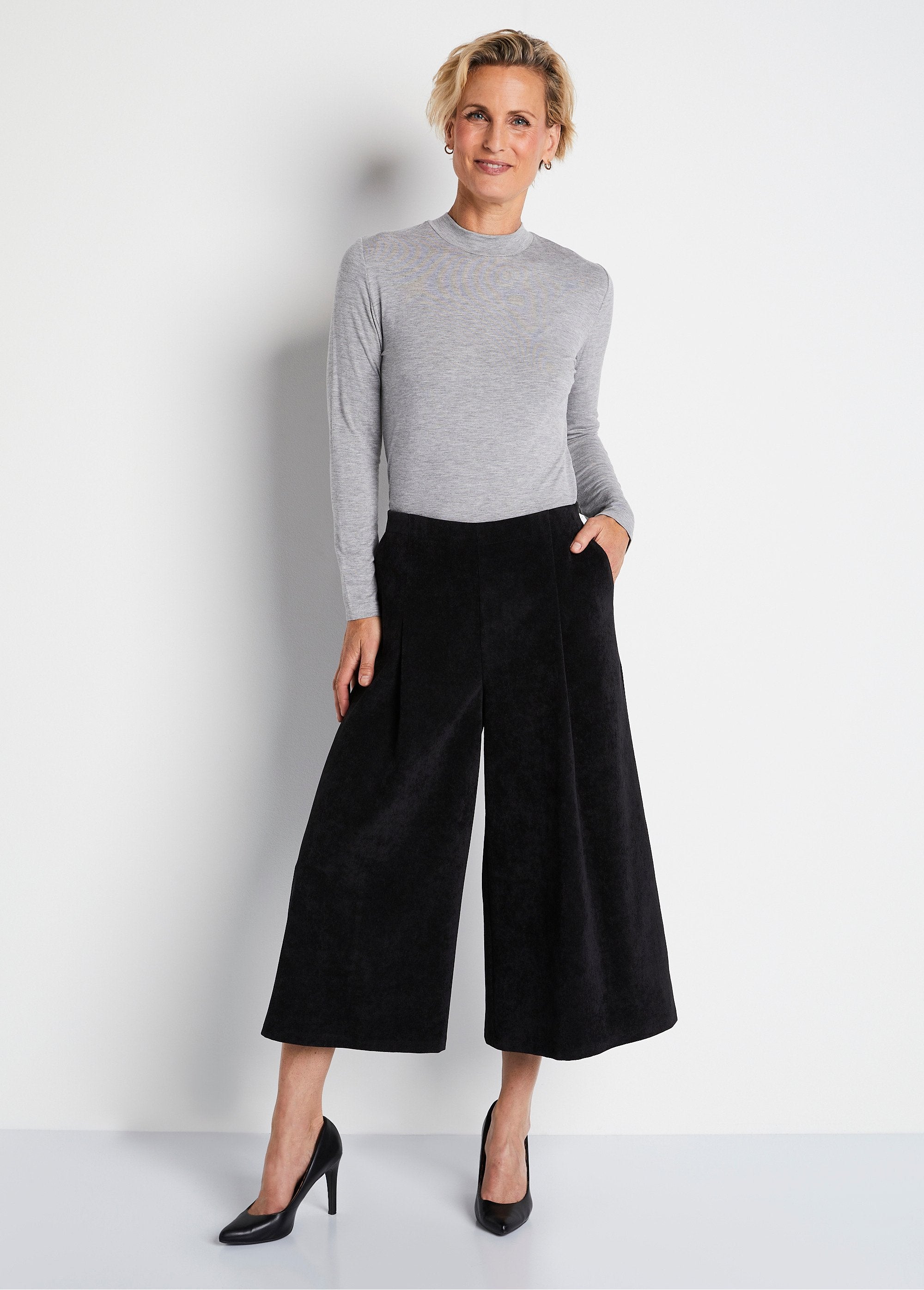 Pantalón_culotte_largo_milrayas_terciopelo_Negro_SF1_slim