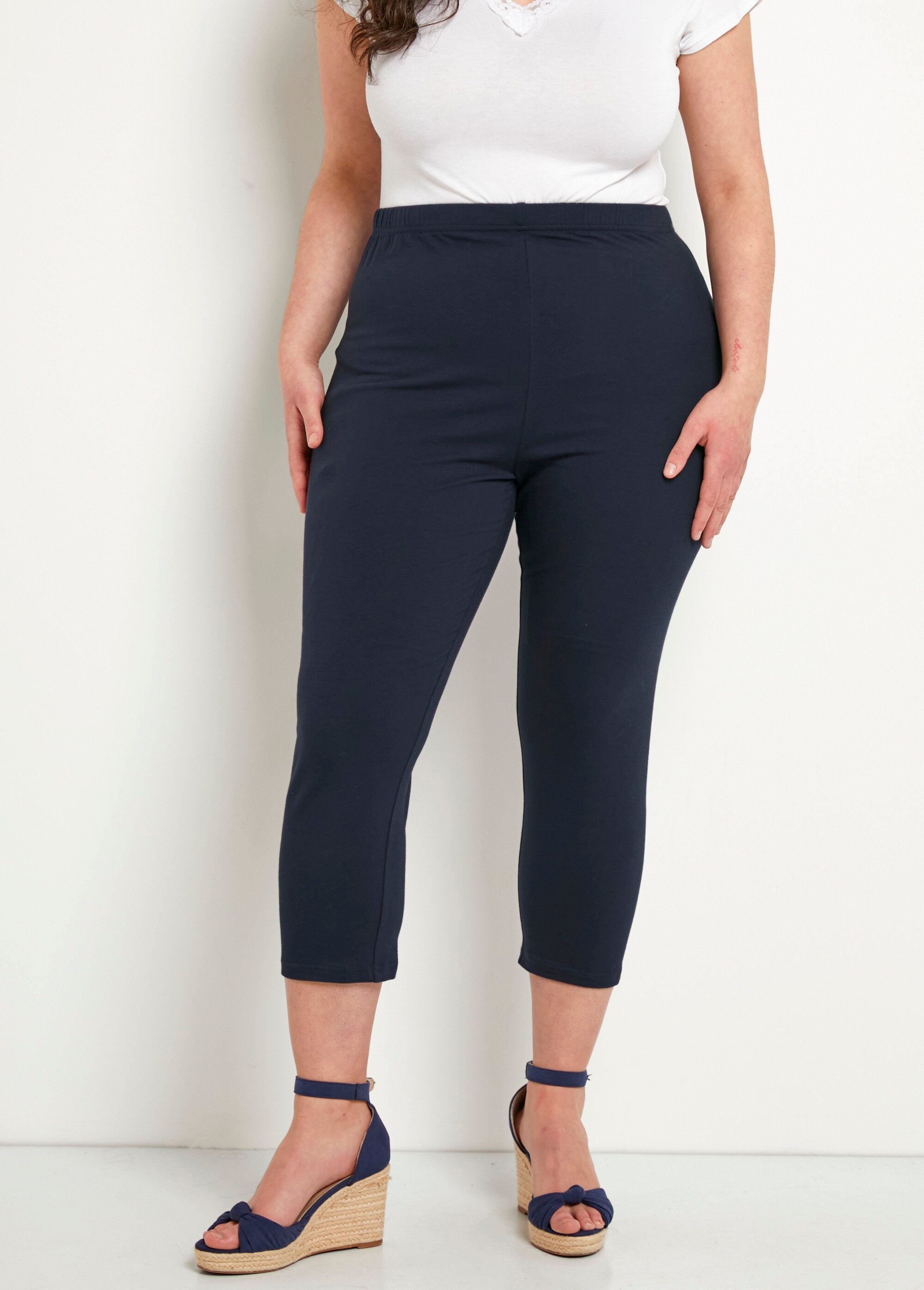 Leggings_cortos_con_cinturilla_elástica_en_algodón_Azul_marino_liso_FA1_curvy